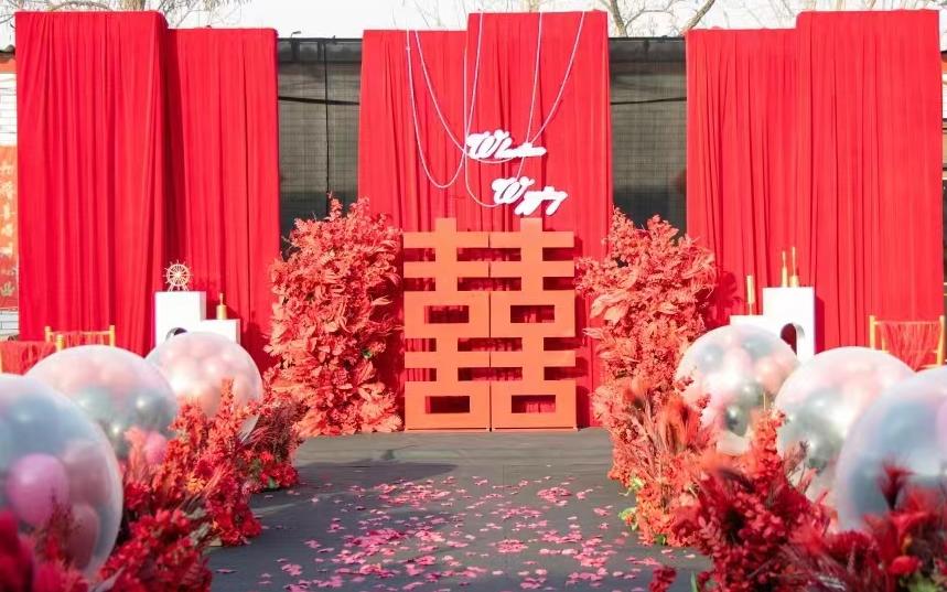 红色喜庆高端婚礼 具体私信客服哟！