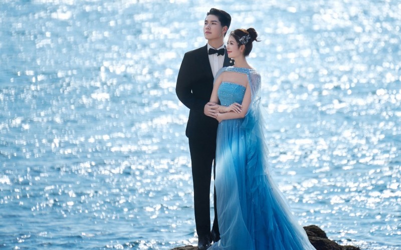 【法式印象】海边礁石旅拍婚纱照，渐变蓝纱美炸