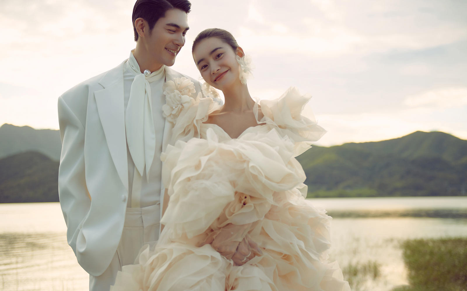 誰(shuí)還不知道海邊夕陽(yáng)婚紗照有多好看啊