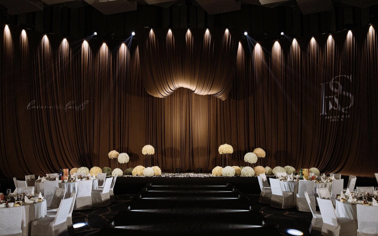 焦糖色的温柔｜复古电影感婚礼