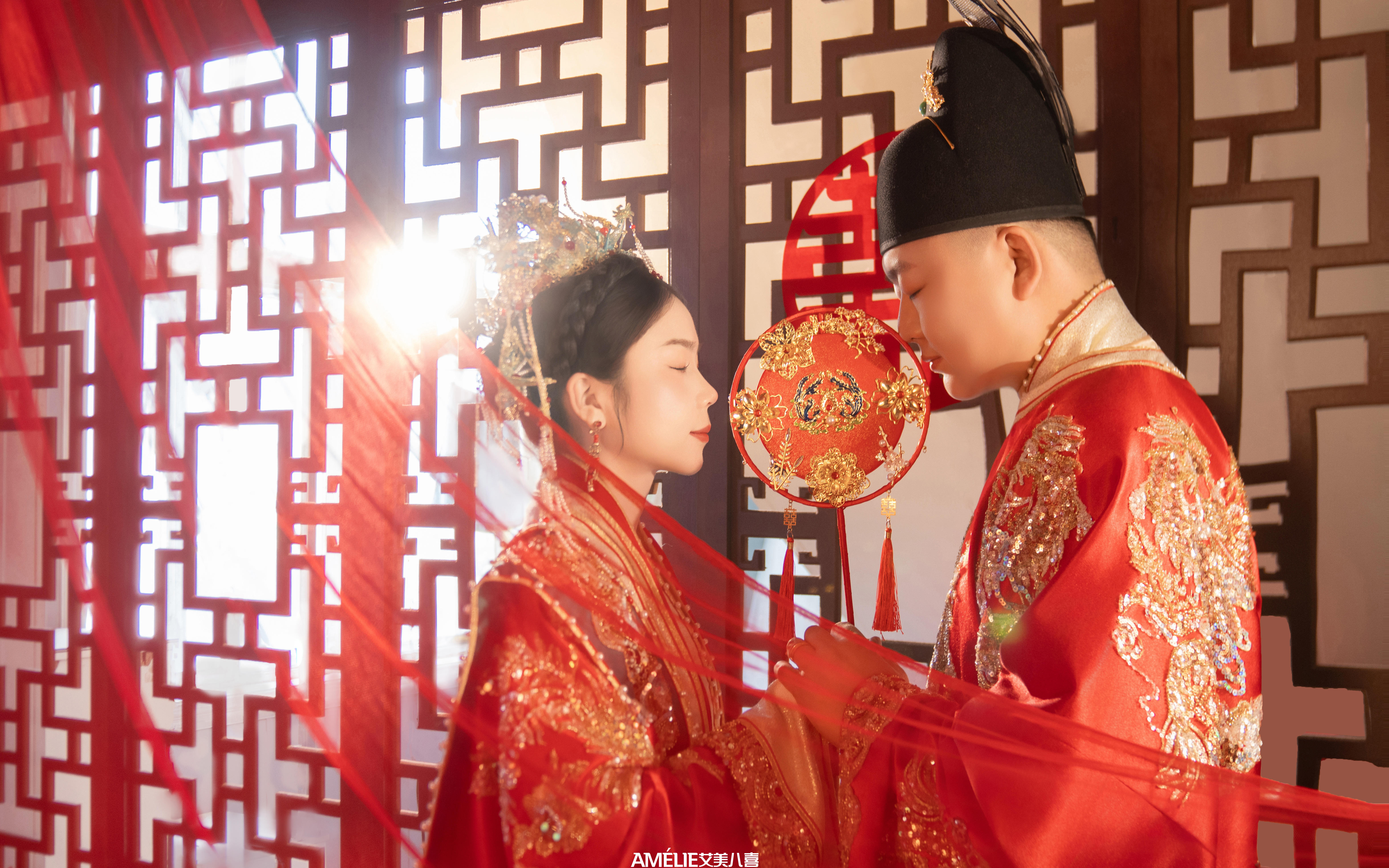 團(tuán)扇搖喜！漢服裁滿紅箋誓約??