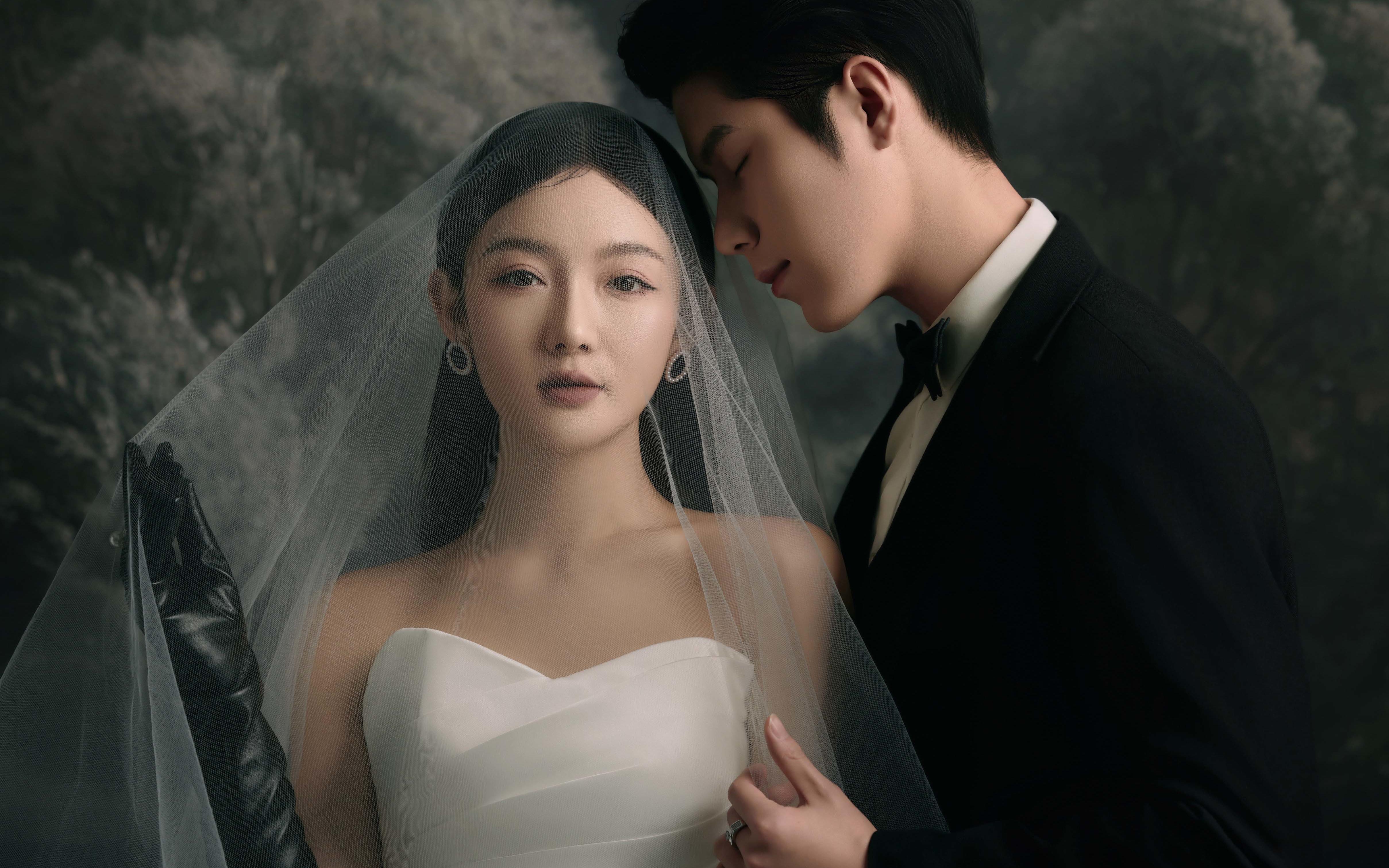 復(fù)古油畫(huà)婚紗照｜暗黑美學(xué)重塑古典優(yōu)雅