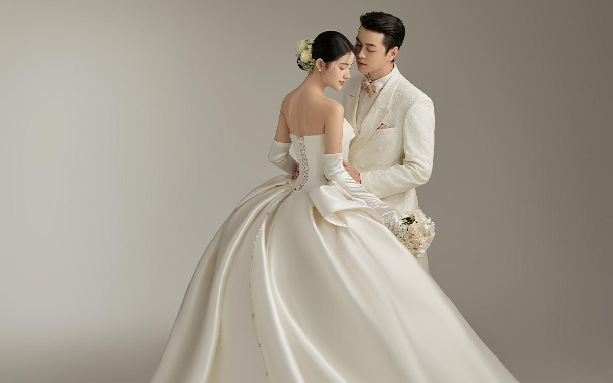 爱惨了我的主纱极简婚纱照✨实在是太甜啦‼