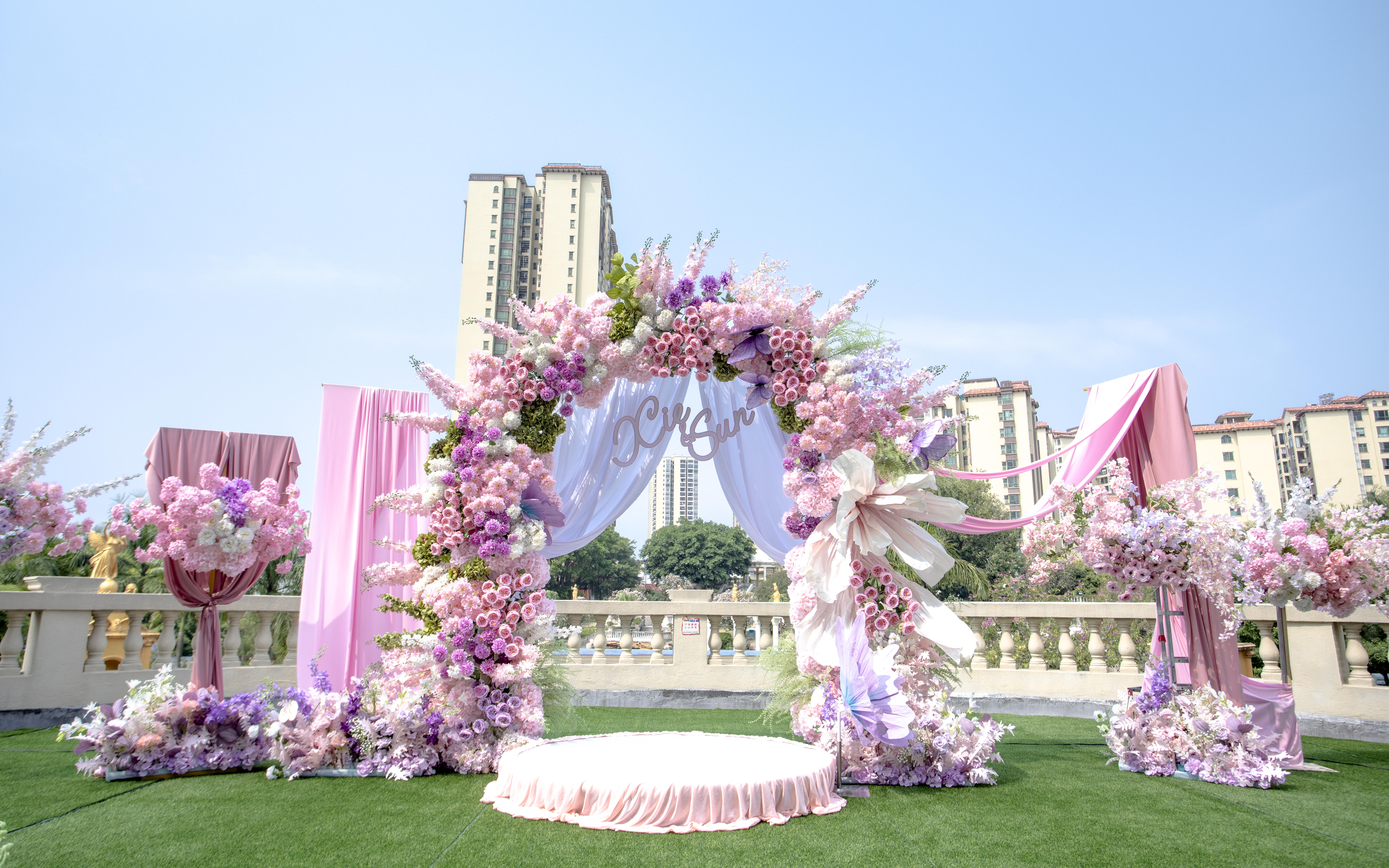 森系环绕，自然见证浪漫婚礼