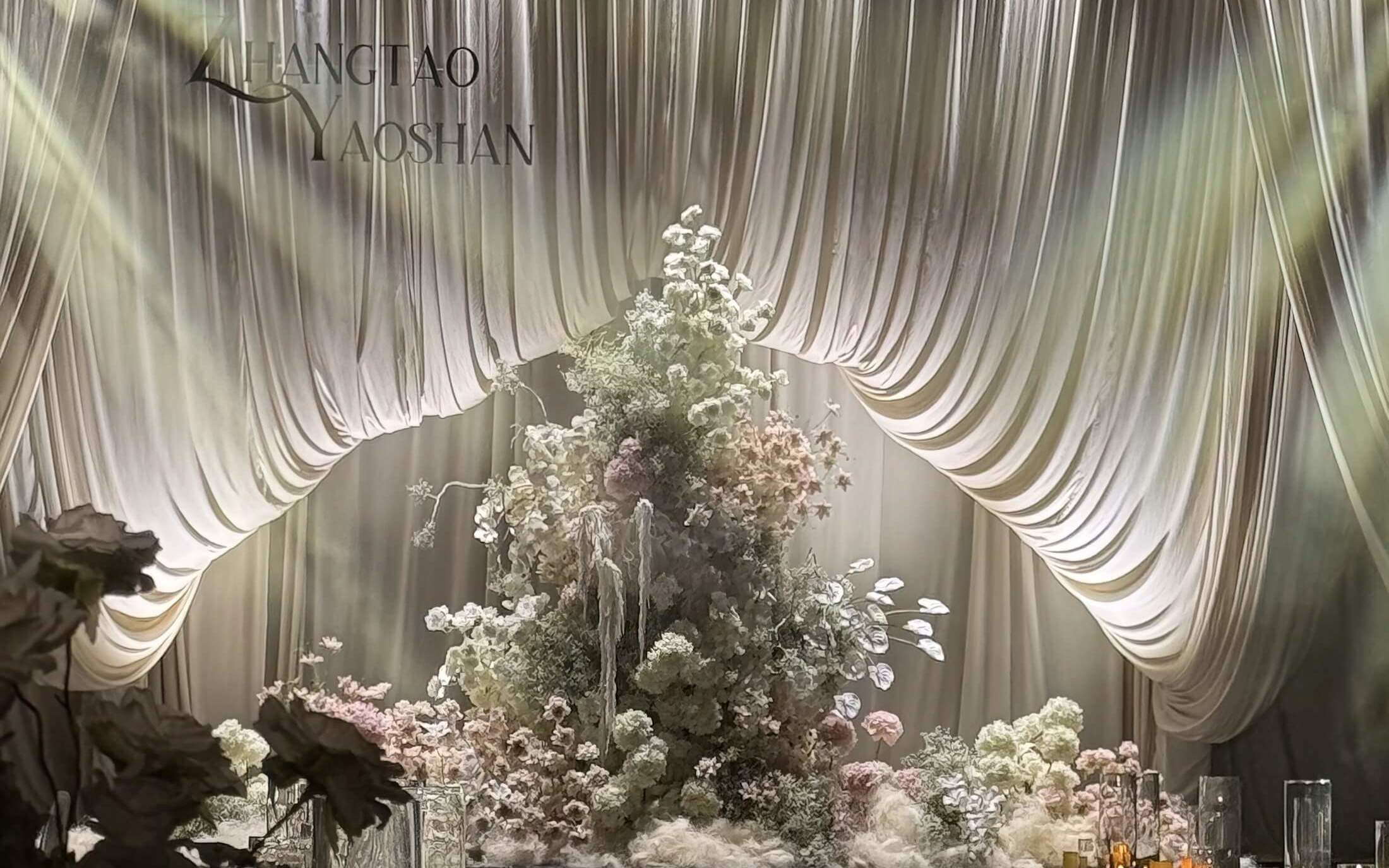 香檳布?；槎Y