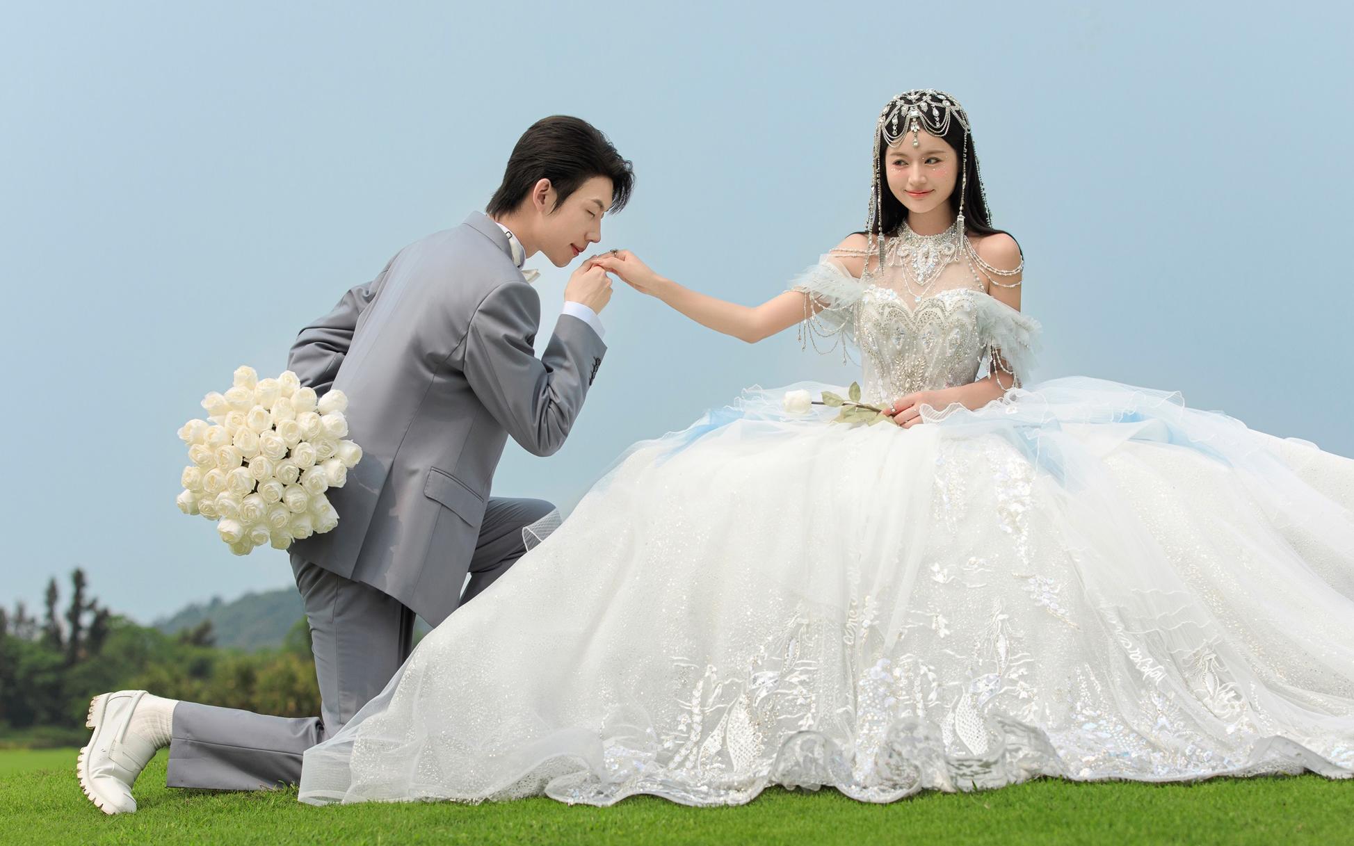 公主请拍‼️仪式感清新森系🍃草坪婚纱照
