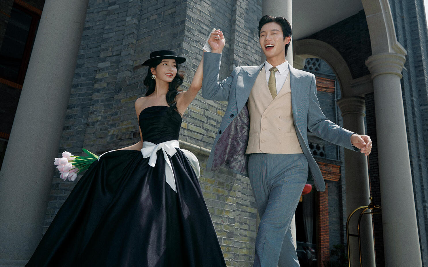 街拍法式复古赫本风婚纱照YYDS