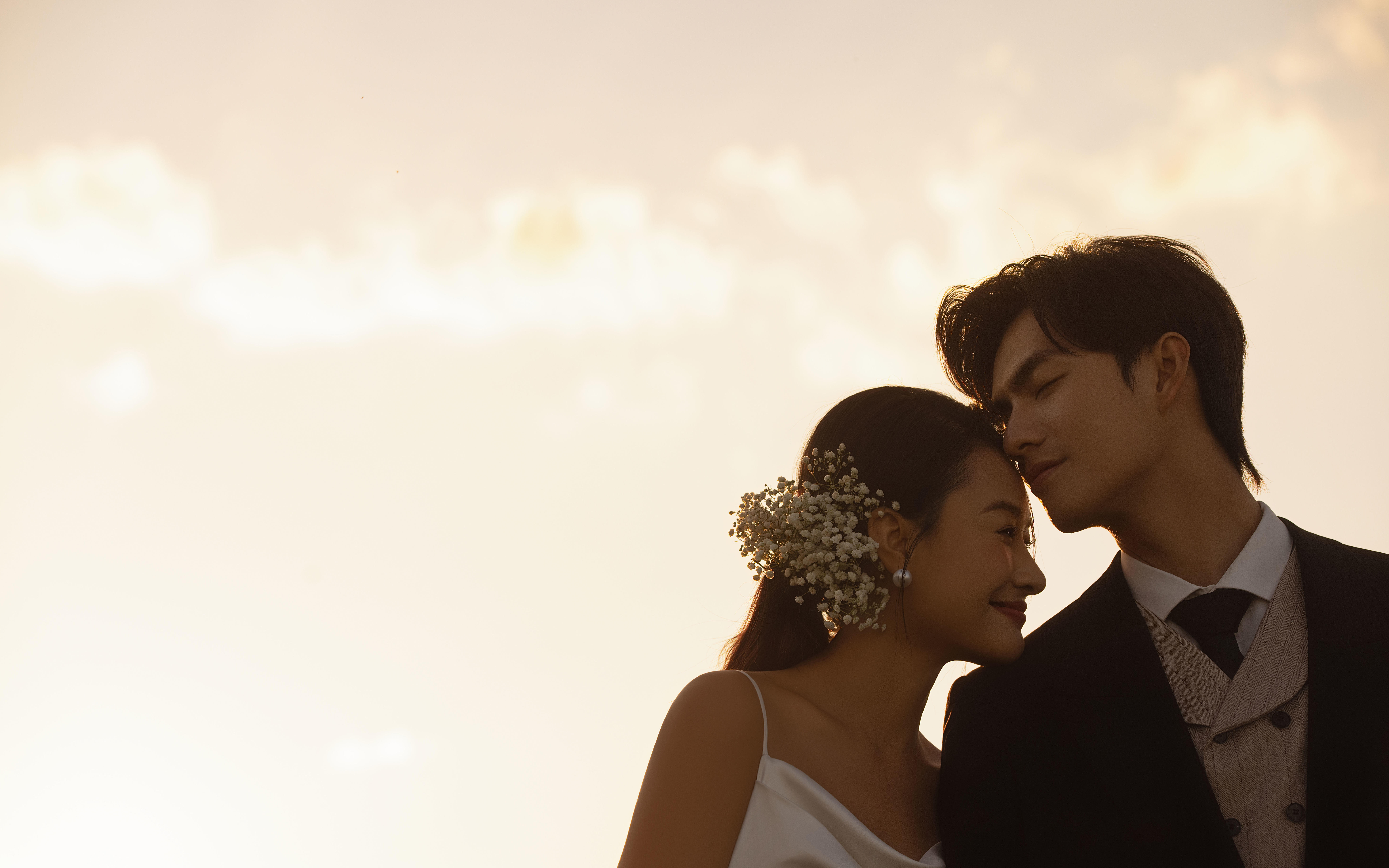 《把愛意浸在黃昏里，釀成永恒的浪漫》