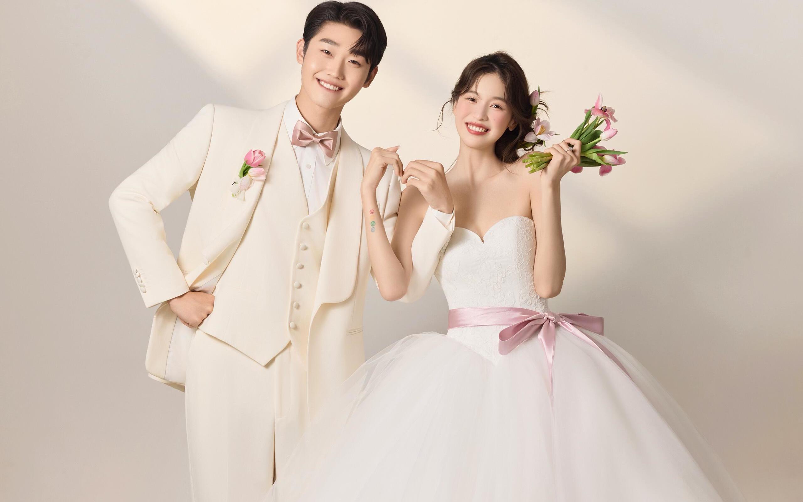 谁拍谁好看‼️甜妹的韩式主纱婚纱照超浪漫💓