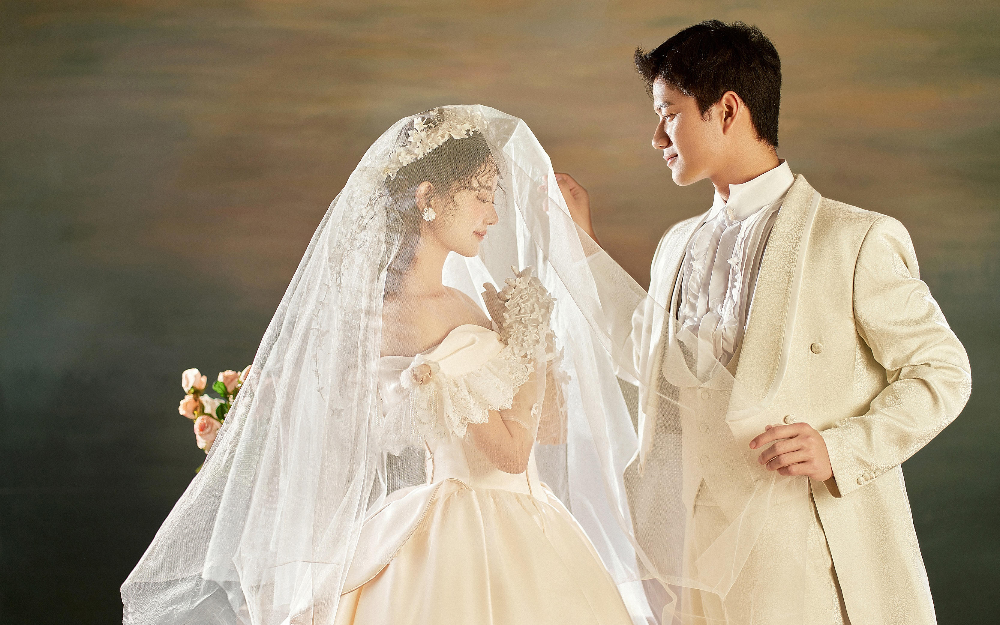 我承認我心動了??巨好看的油畫婚紗照