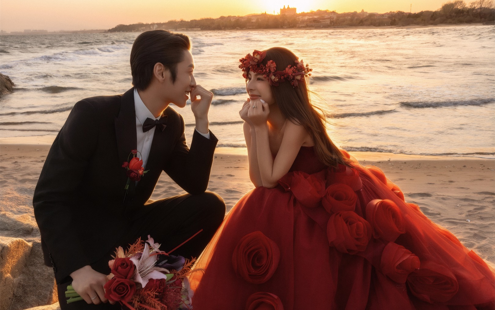 海景夕陽氛圍感紅裙婚紗照