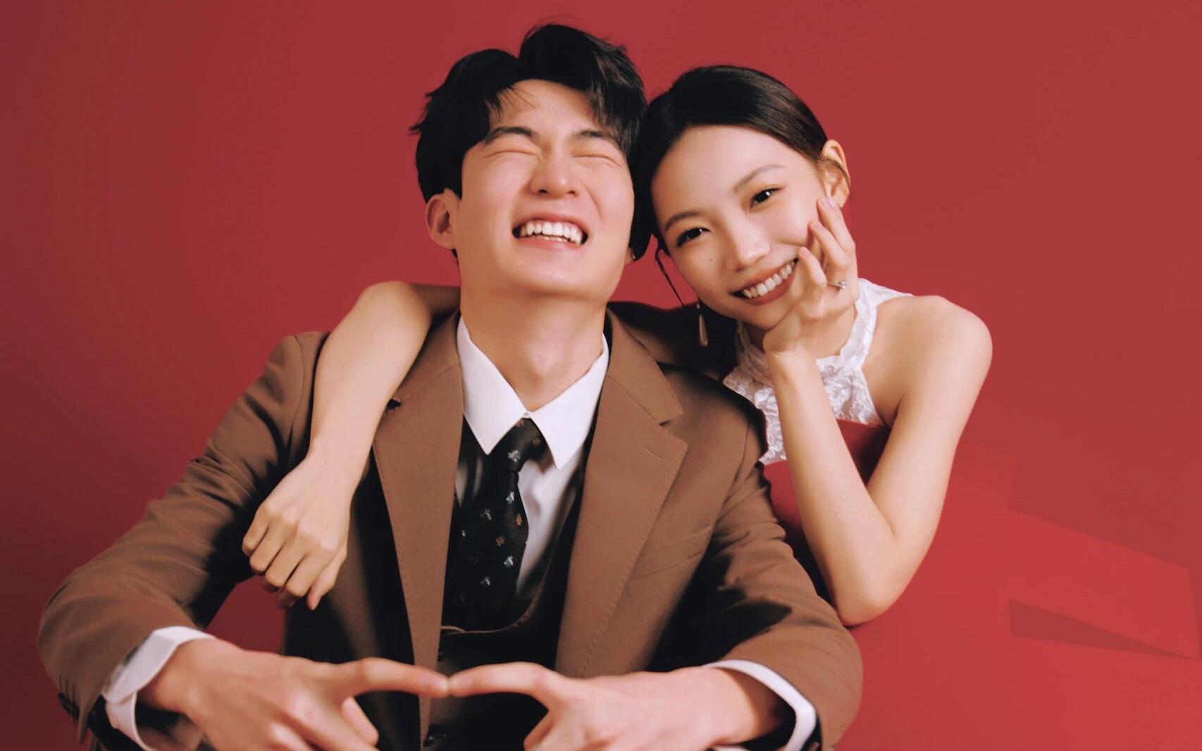 不敢相信我的喜嫁婚纱照玩着就出片啦！！！ 