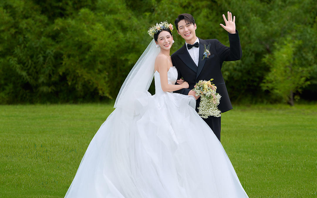 【西北龙摄影】森系草坪婚纱照