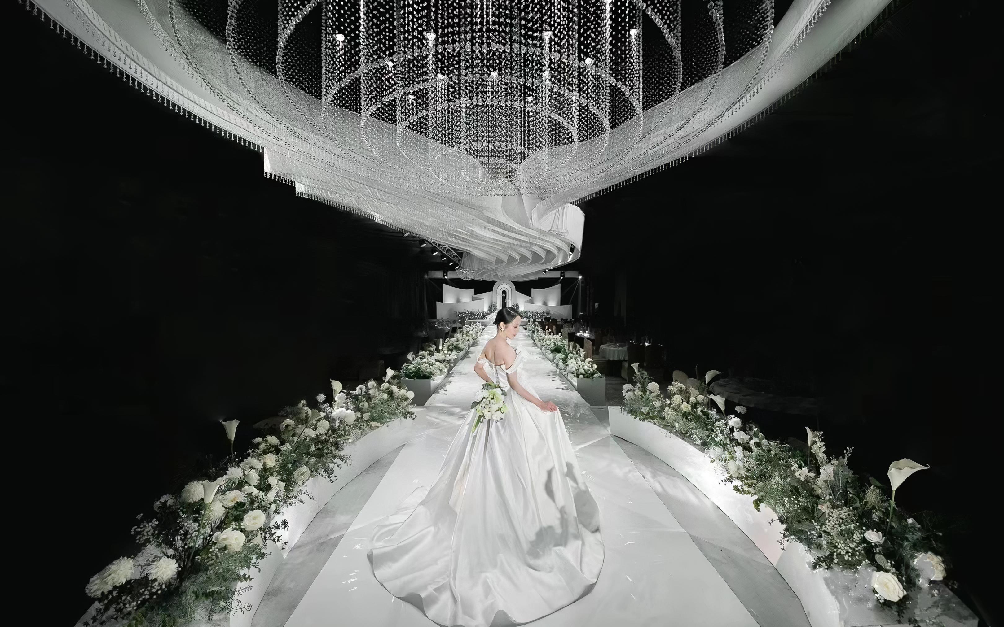 室內(nèi)黑白色