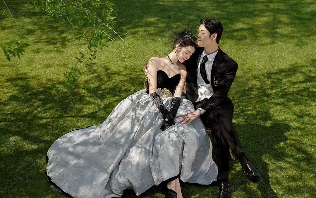 【在城堡拍在逃公主婚紗照絕了好吧】