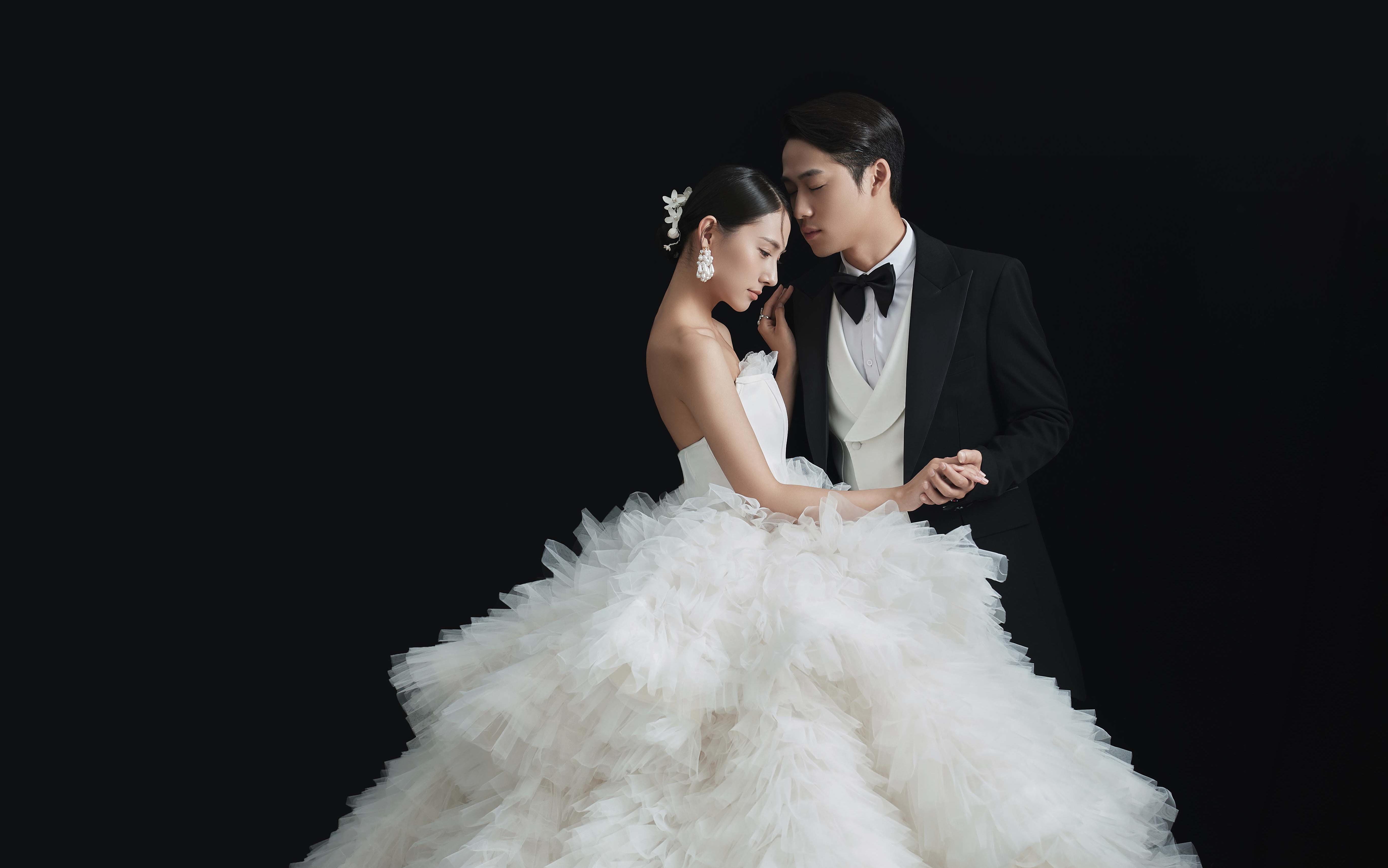 黑色背景婚紗照有多逆天??成片也太高級了