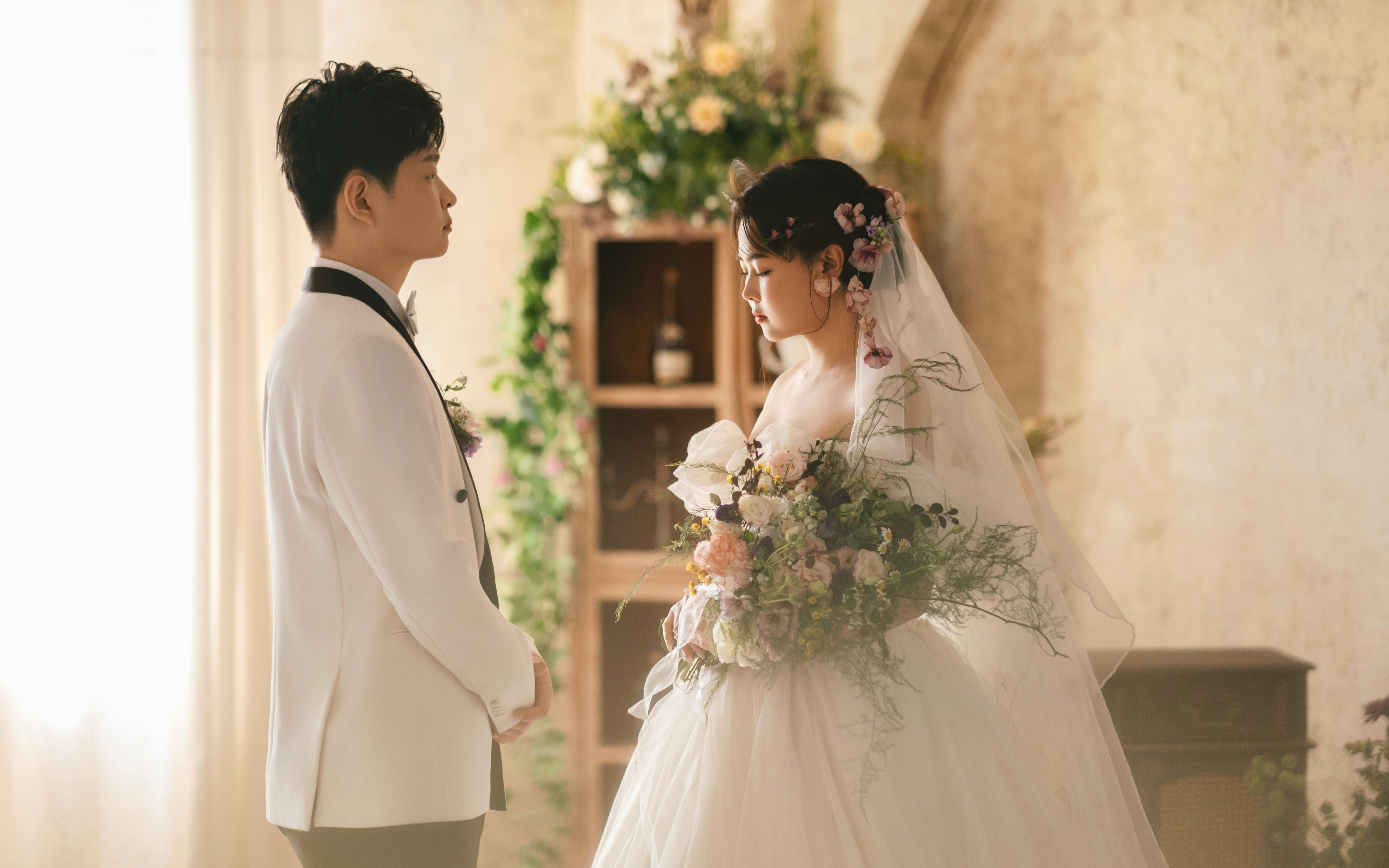 【客片欣赏】爱是法式婚纱照里藏不住的温柔