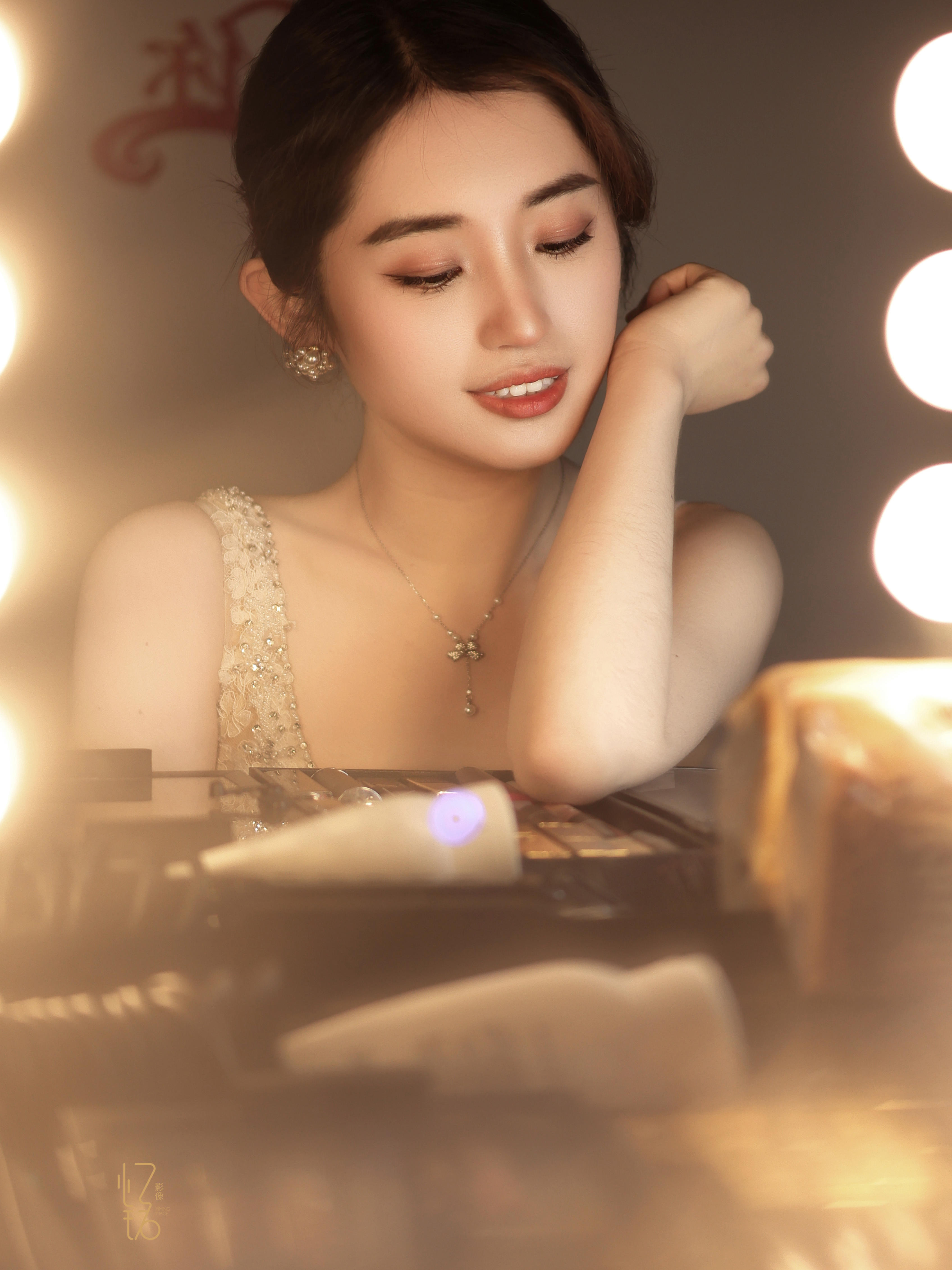 气质御姐敬酒妆造