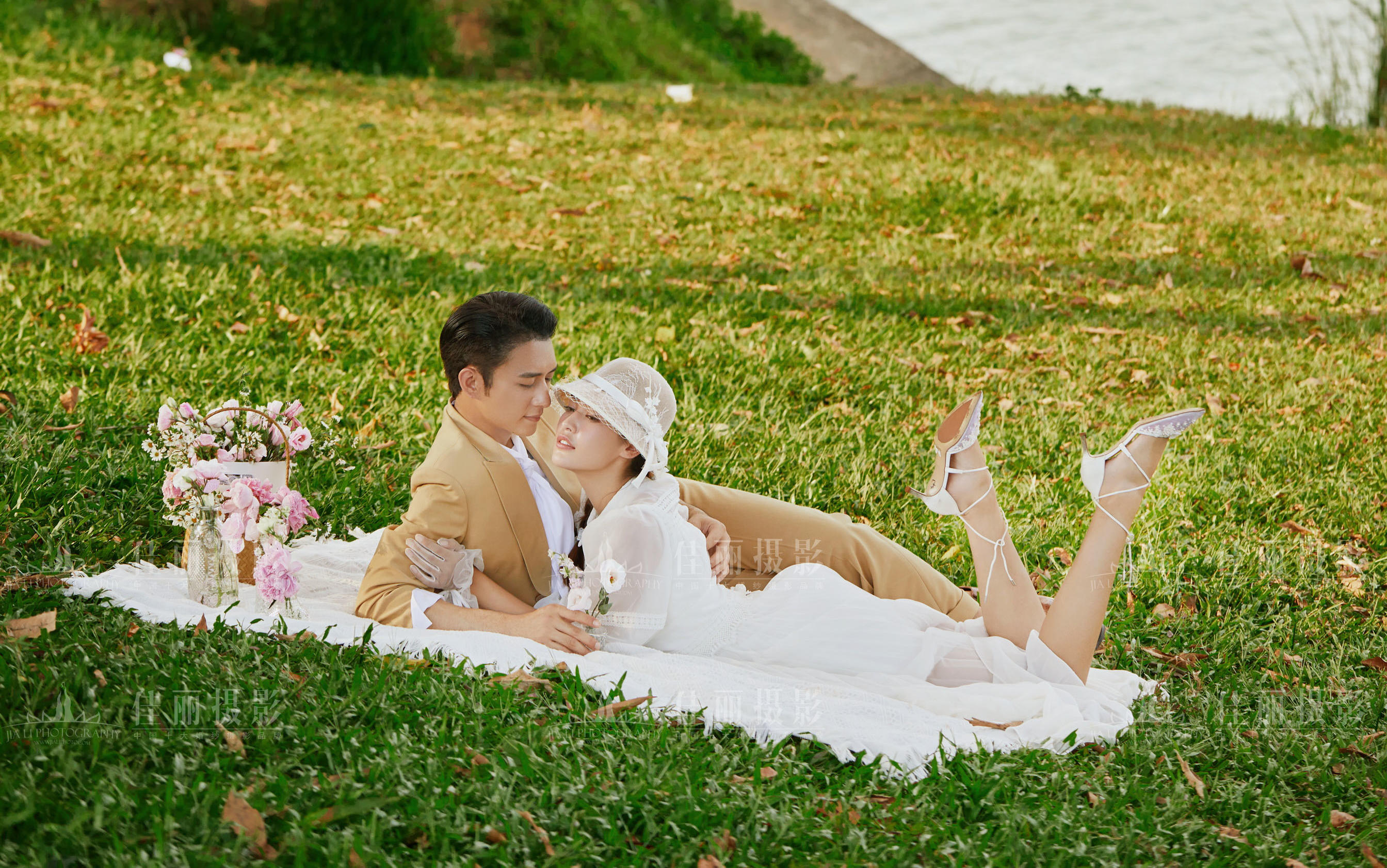 不是電影截圖，是一眼淪陷的法式婚紗照