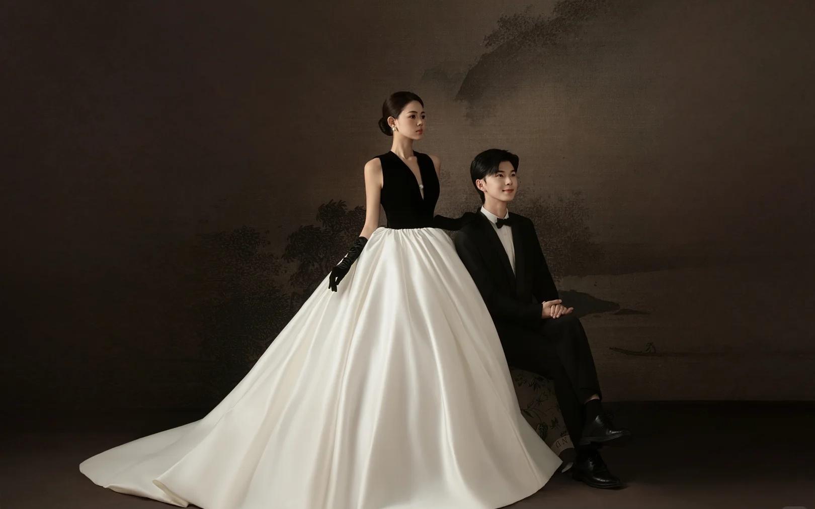 缎面复古婚纱照