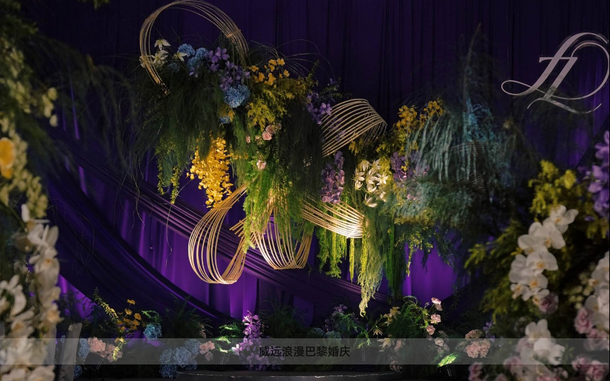 紫色野生花艺婚礼