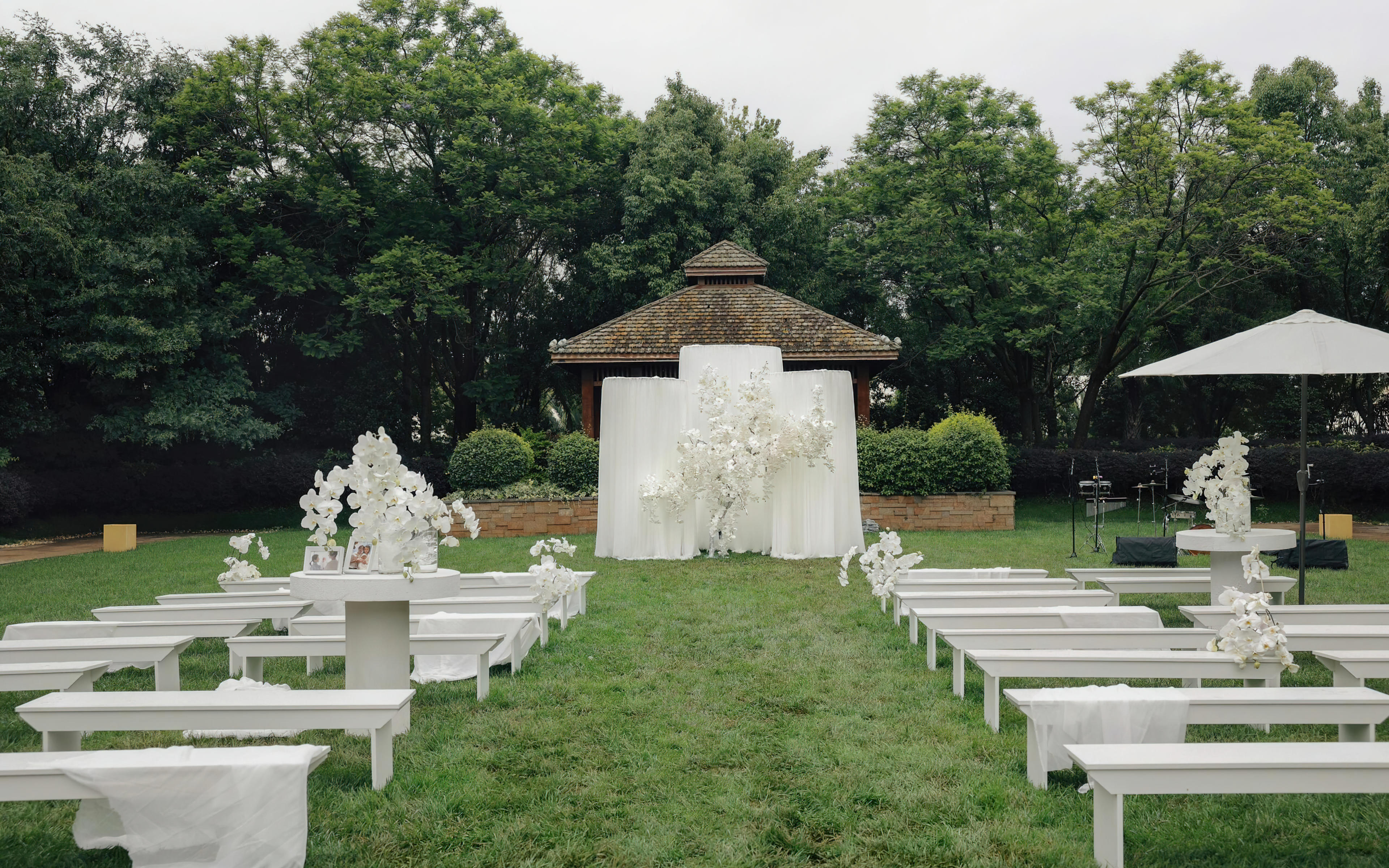 經(jīng)典白儀，浪漫啟程