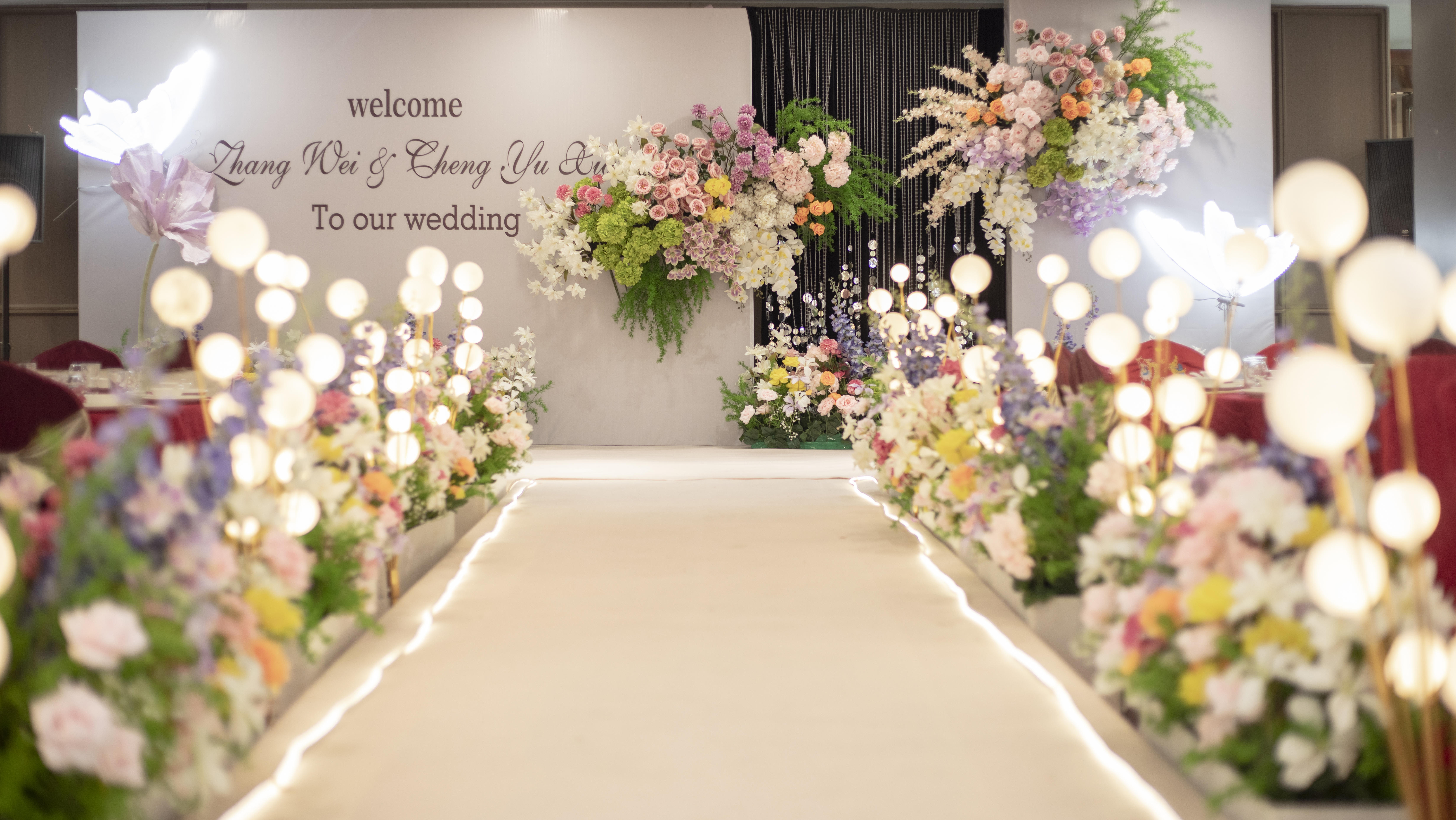 香槟柔纱与清新浪漫舞台相融