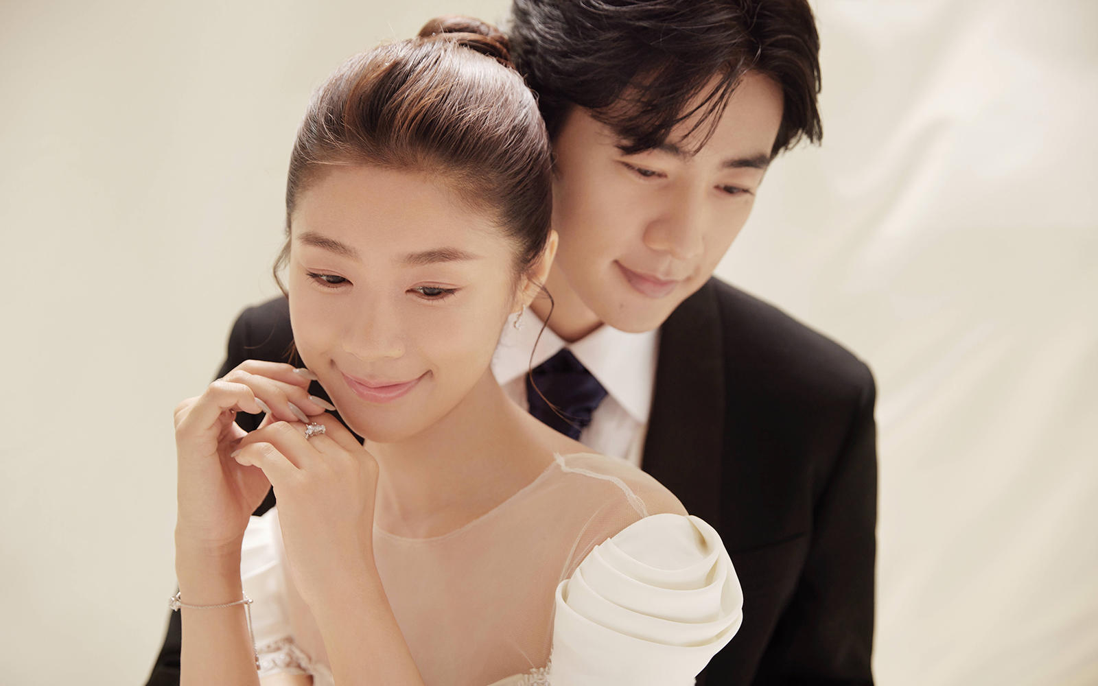 极简婚纱照可以这样晒 惊艳朋友圈～
