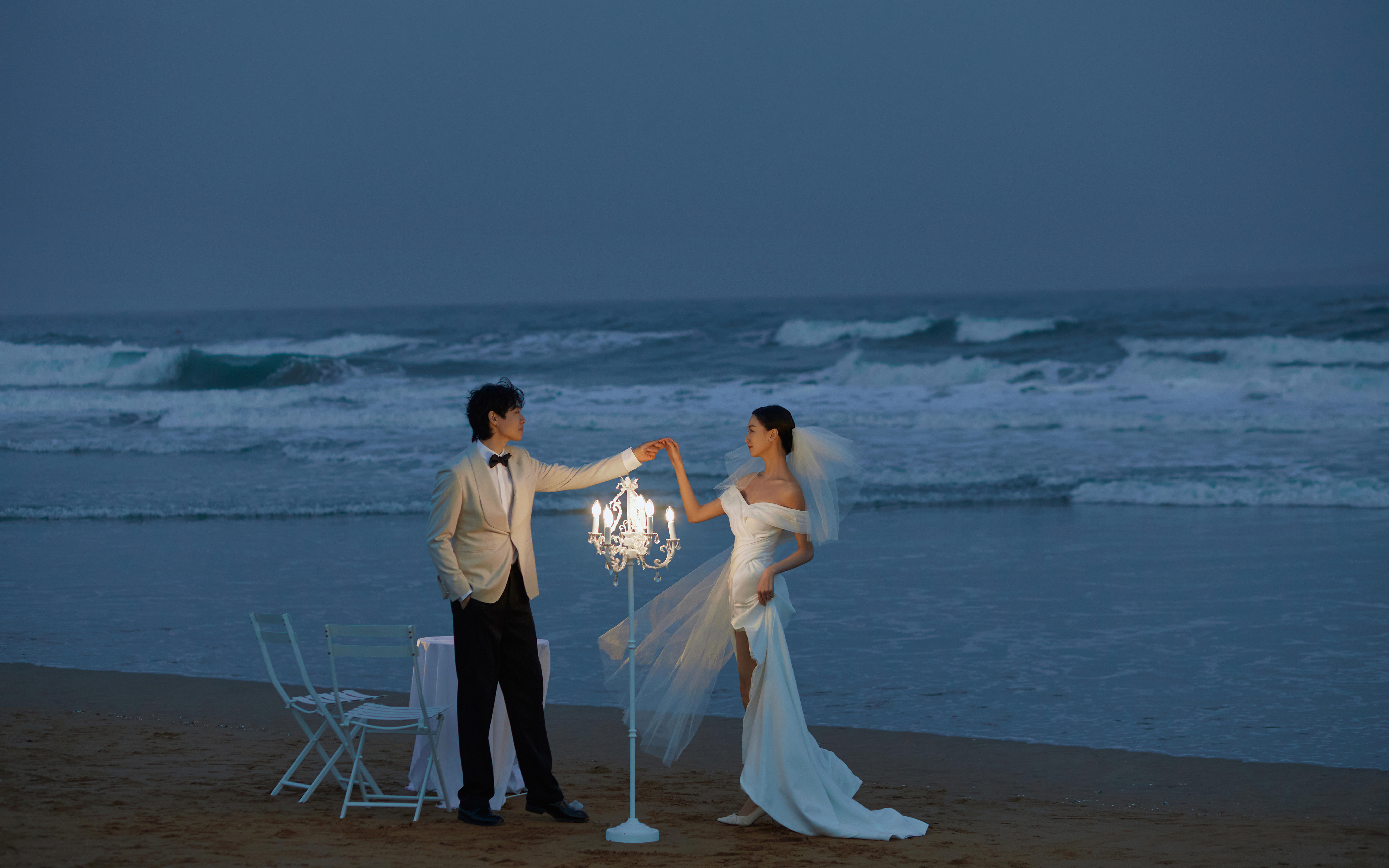 【法式印象】三亞夜晚的海邊?? 婚照甜到冒泡??