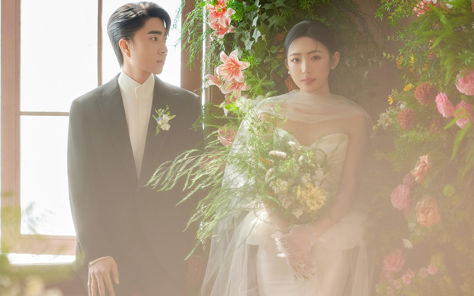 走进莫奈花房💐法式复古婚纱照太戳我