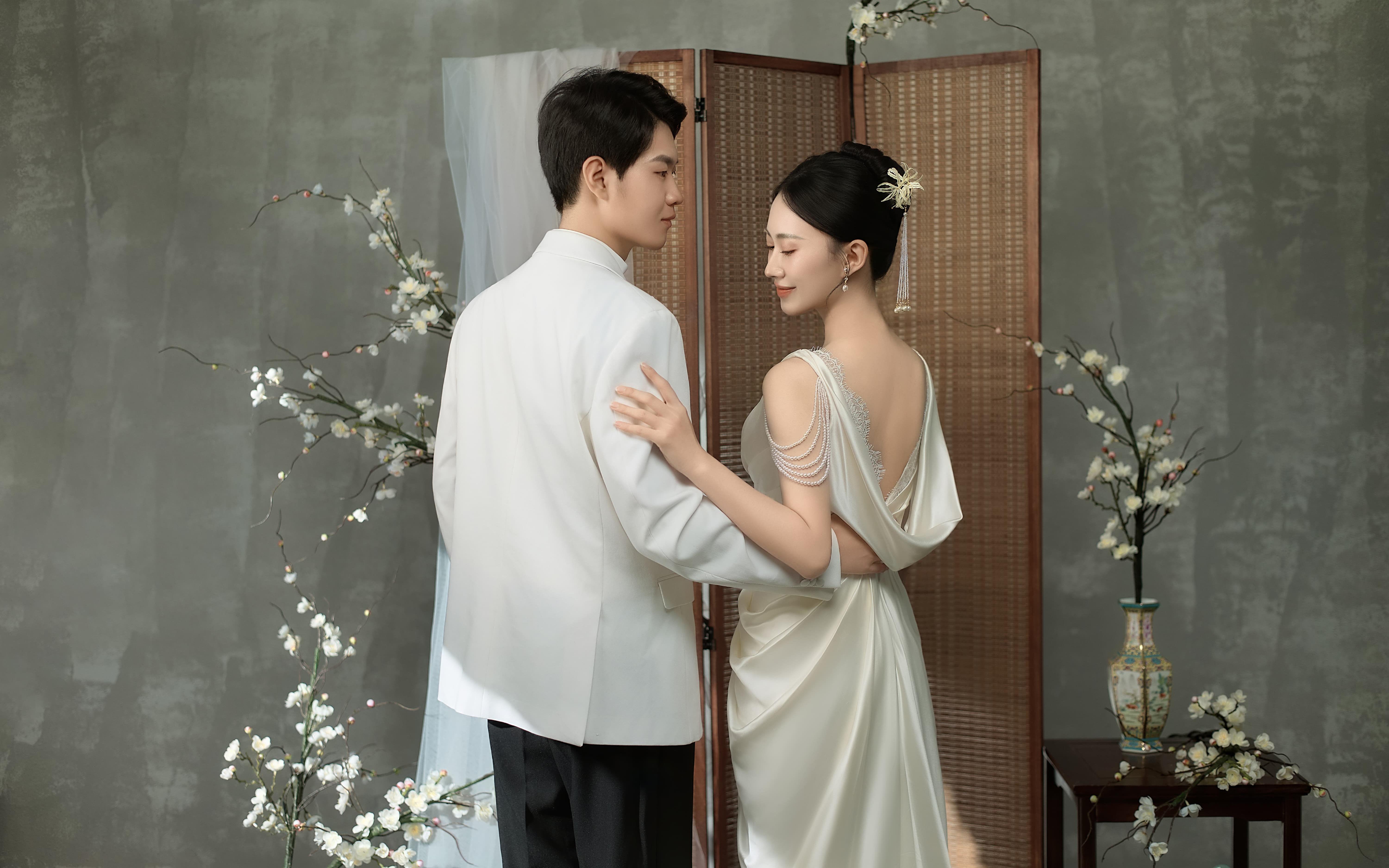 不动声色东方美学丨美出圈的新中式婚纱照