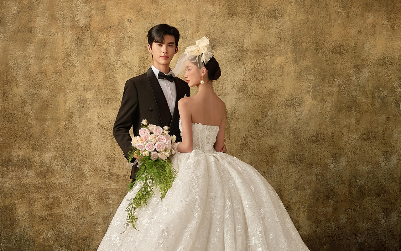 復古油畫高定儀式感婚紗照