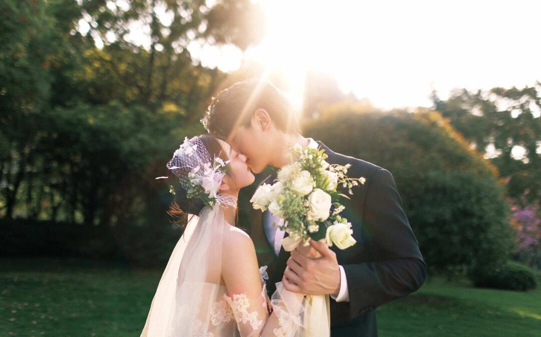 这组森系婚纱照美出天际啦~