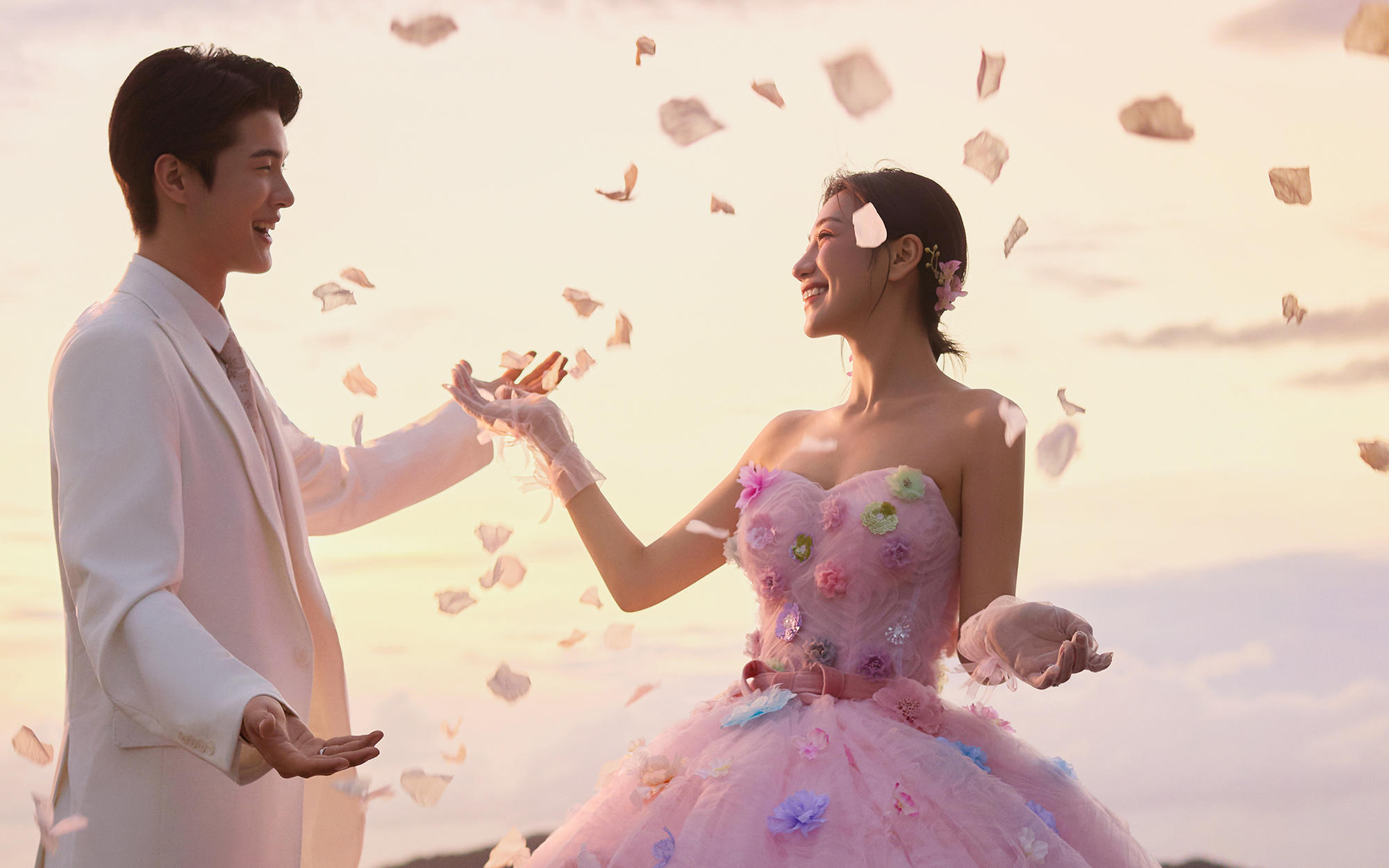 「样片研发」天际浸染鎏金，你我沉溺童话浪漫💕