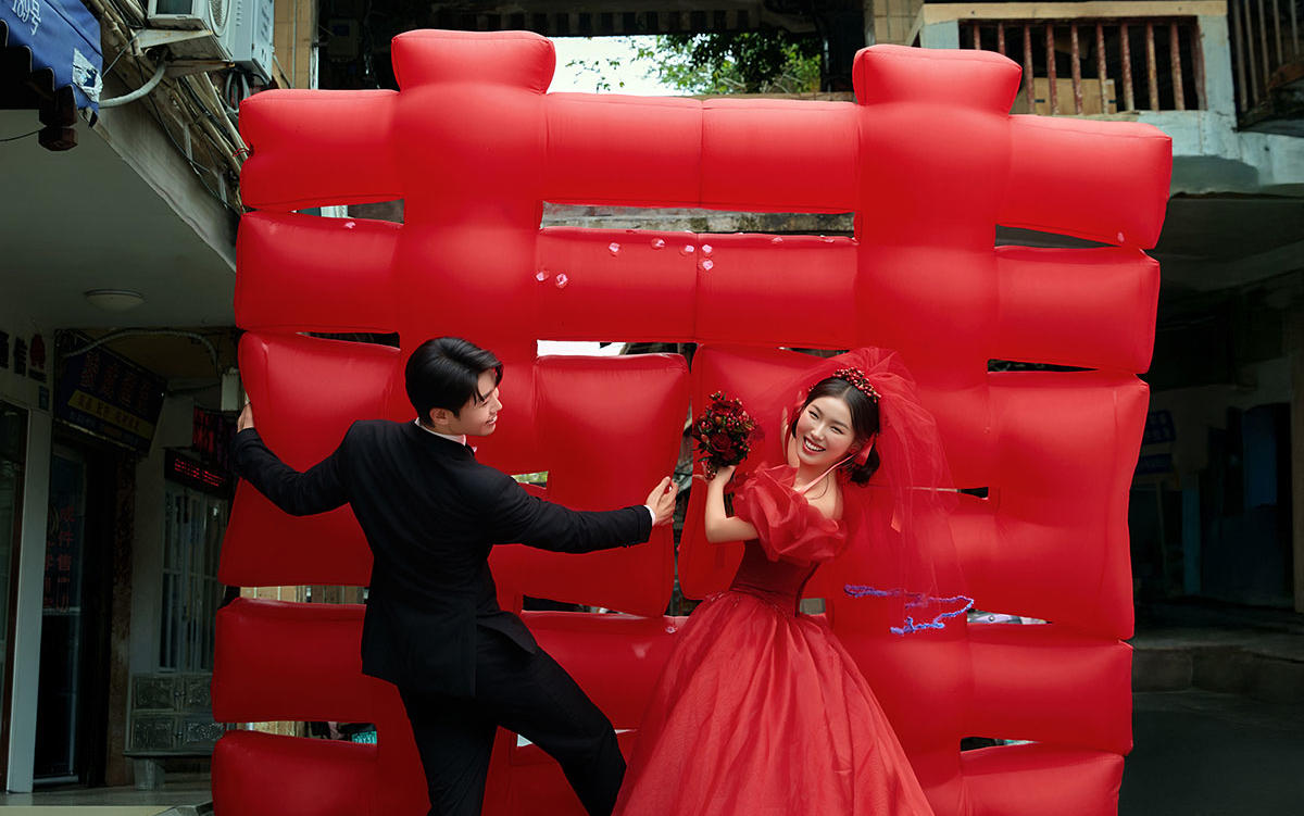 邂逅復(fù)古街巷婚照～紅囍氛圍感拉滿(mǎn)
