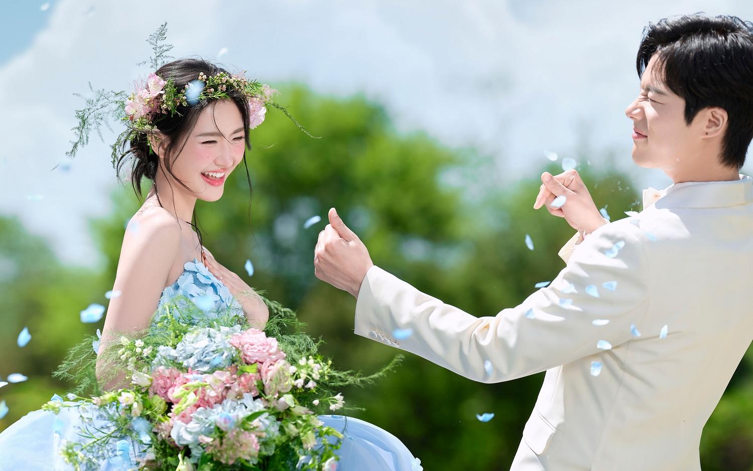 被问爆的蓝色花神婚纱照💙美到犯规啦！