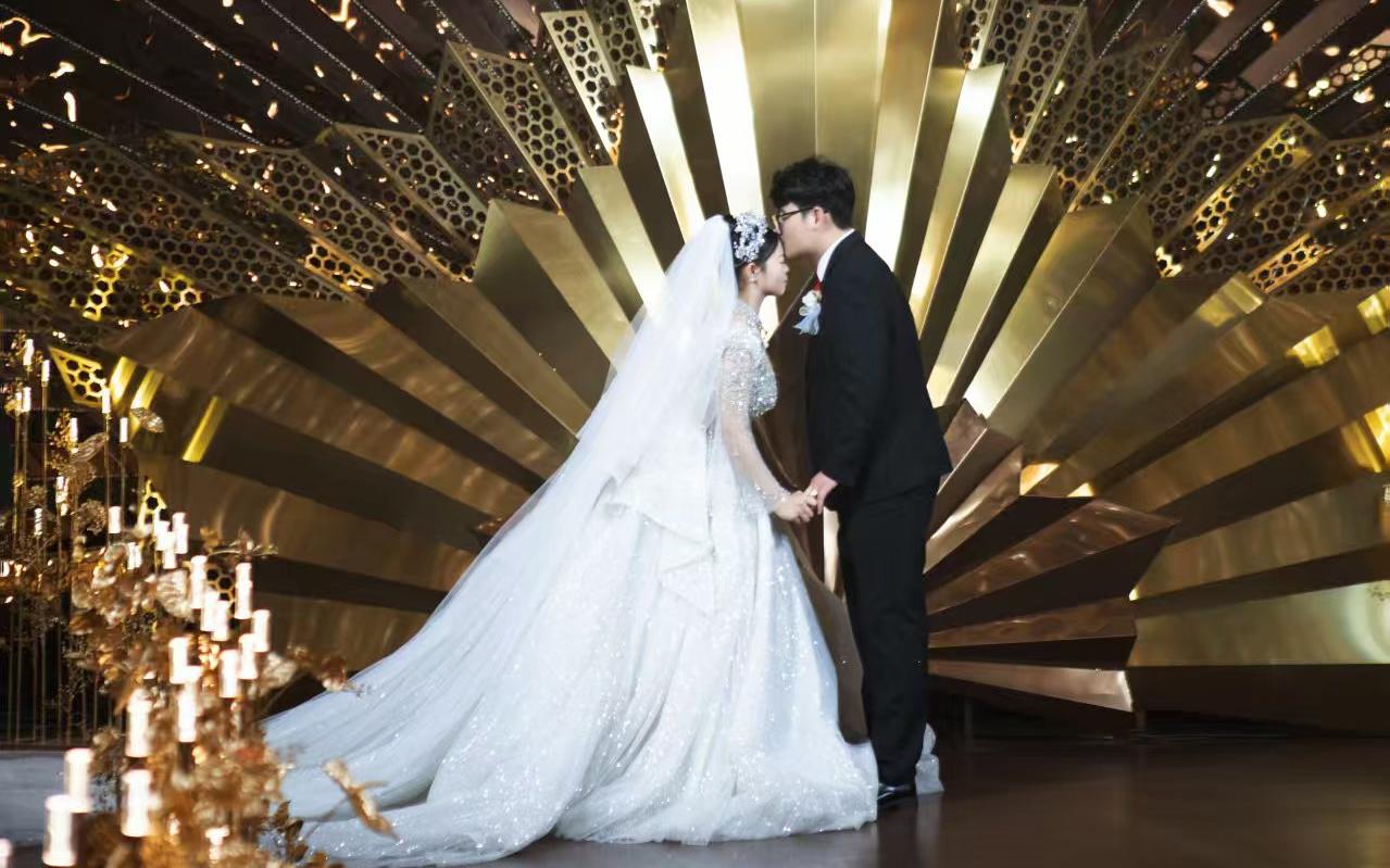 晶瑩如夢(mèng)，見證純粹愛情的婚禮時(shí)刻