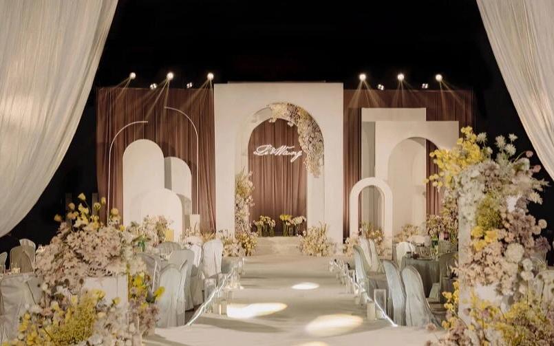 不到1W姜黃色婚禮布置 很適合小廳的一款布置哦 