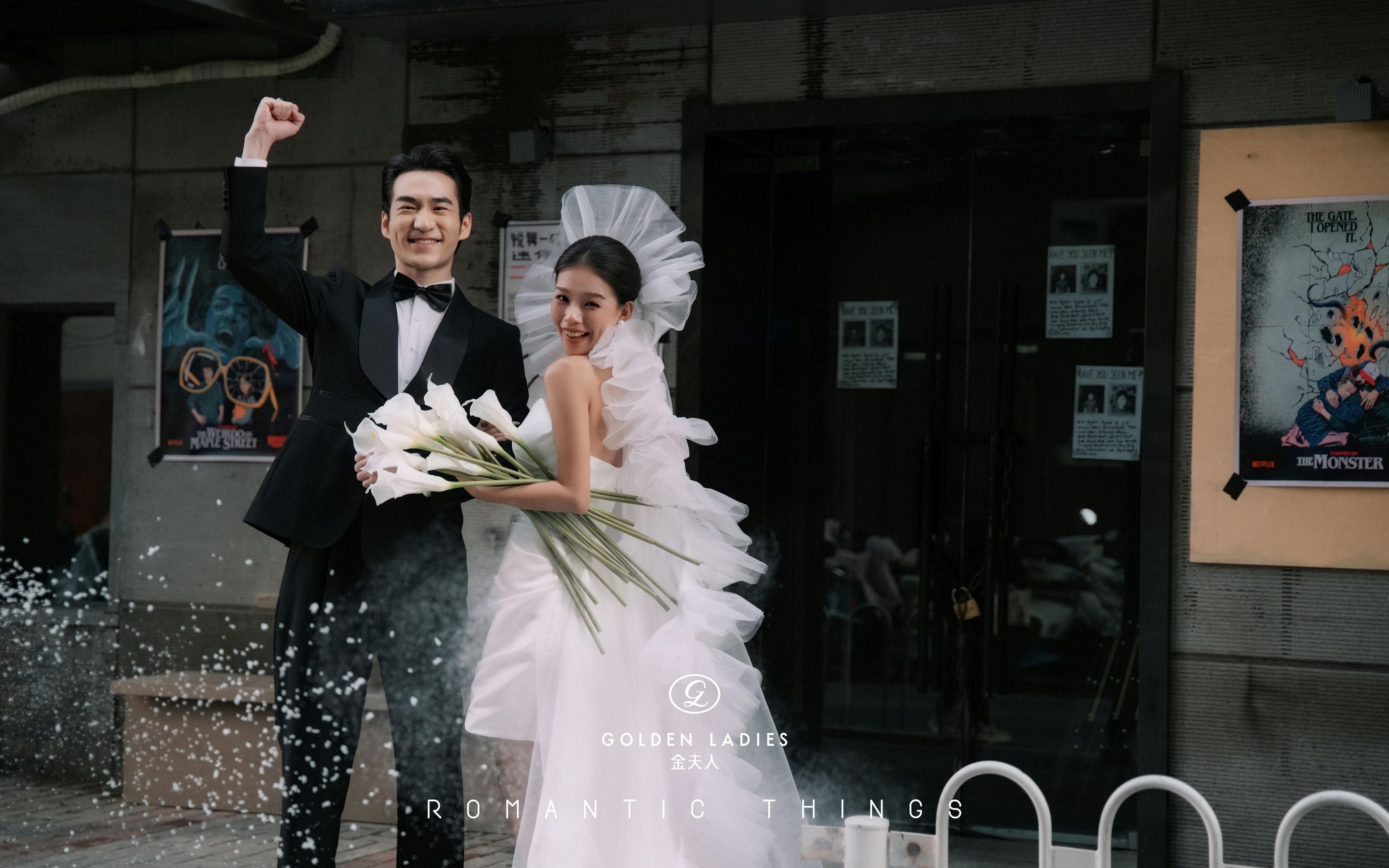 不允许摆拍🎱太原街拍婚纱照就是要又酷又甜