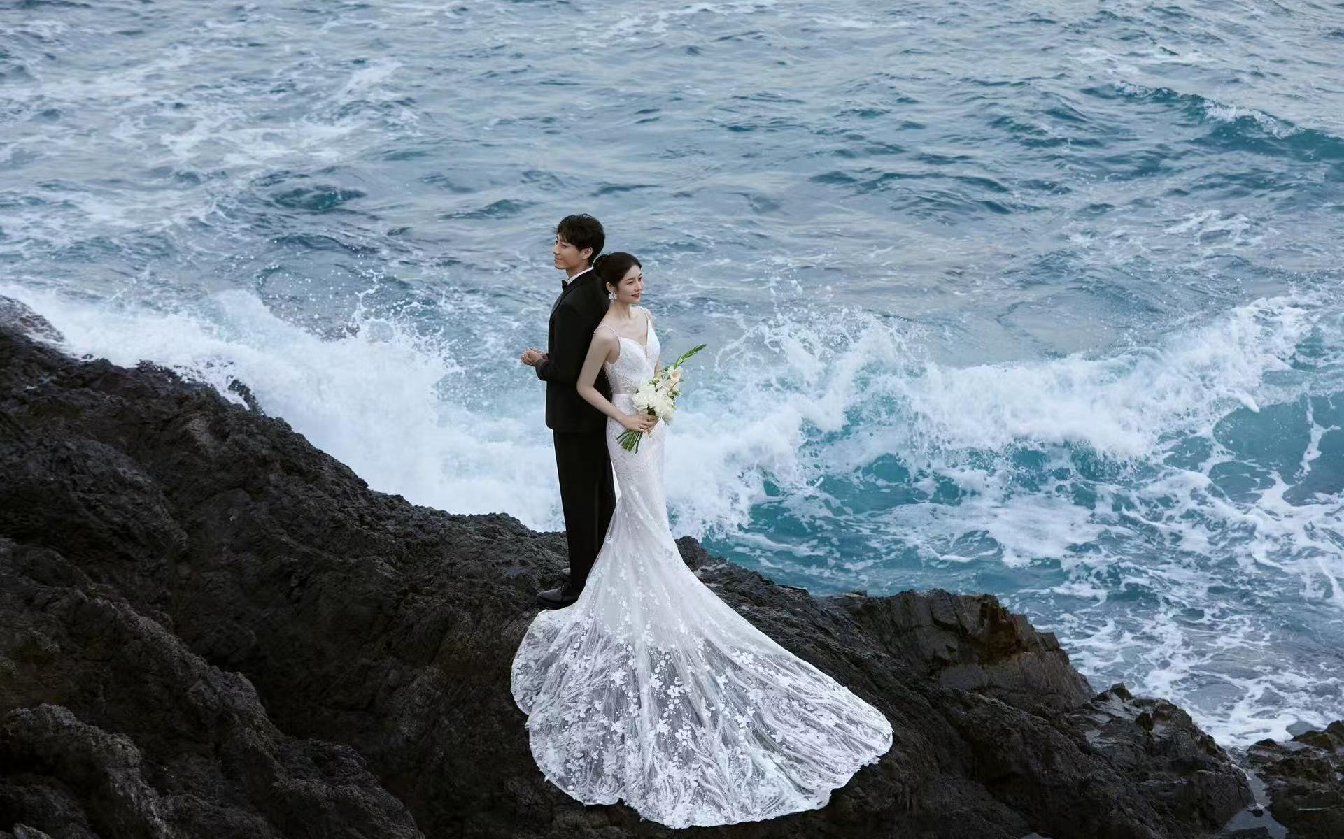 【海盐蓝黑礁石海景婚纱照】