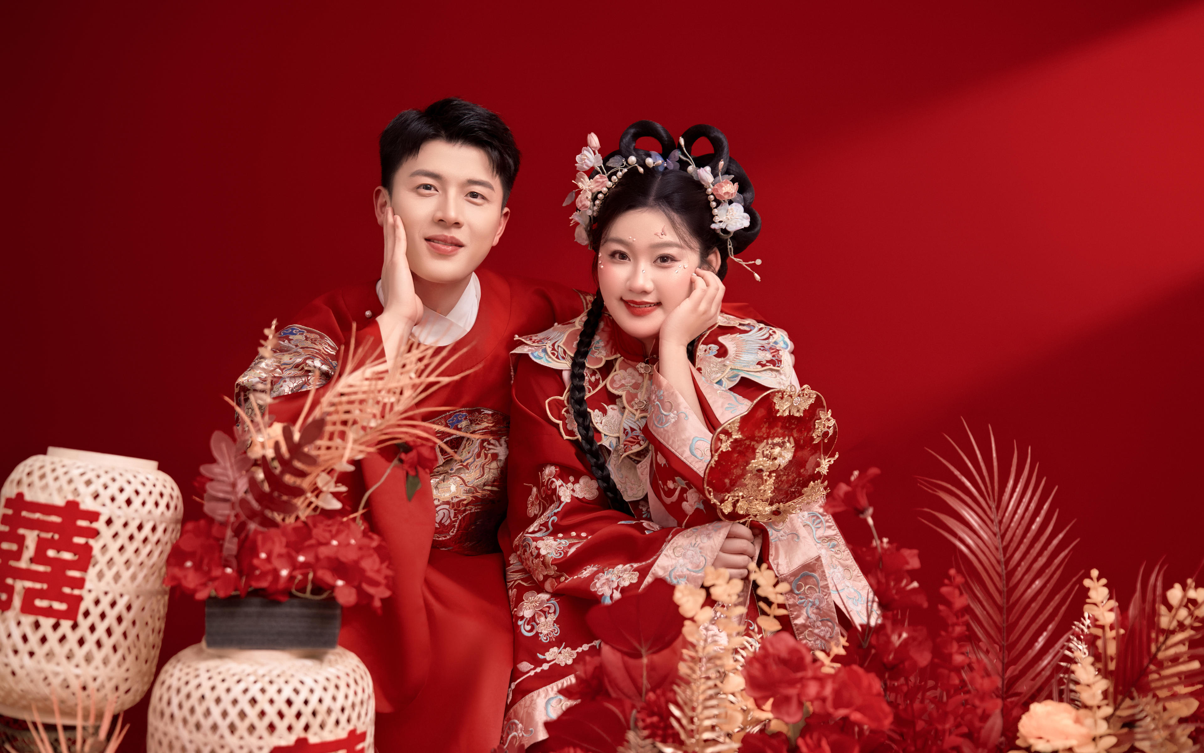 古偶劇在逃女主角，甜到掉牙的漢服婚紗照~