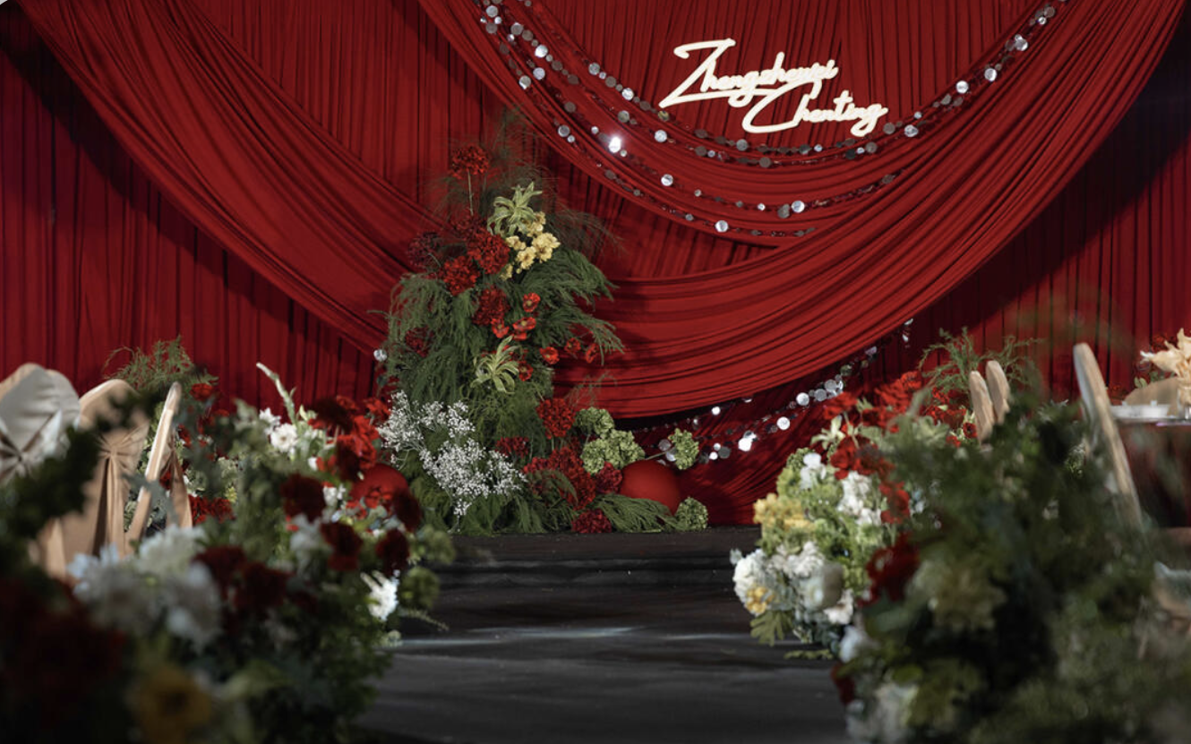 低層高+小廳面！小預(yù)算帷幔婚禮如何實(shí)現(xiàn)