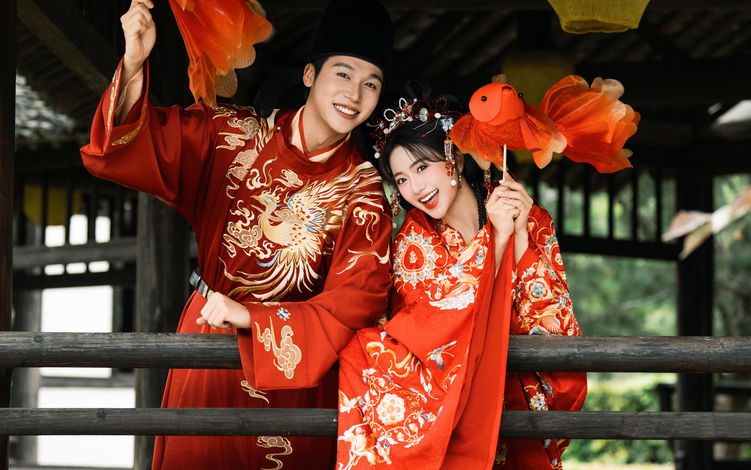 在園林拍的漢服婚紗照??俏皮甜蜜被全家夸