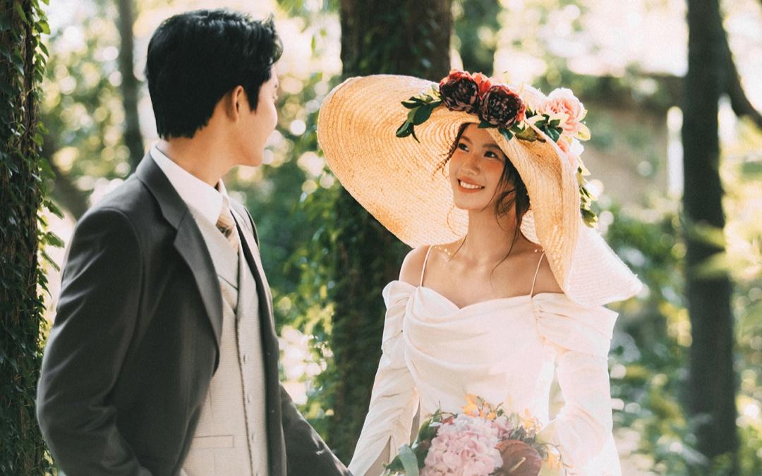 误入绿光森林《绿野仙踪》电影感森系婚纱照