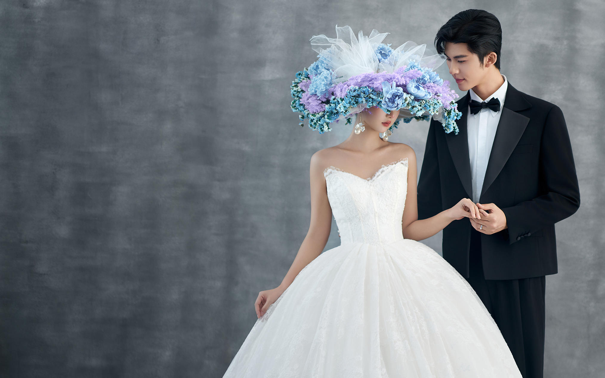 藝術(shù)高級(jí)感棚拍婚紗照