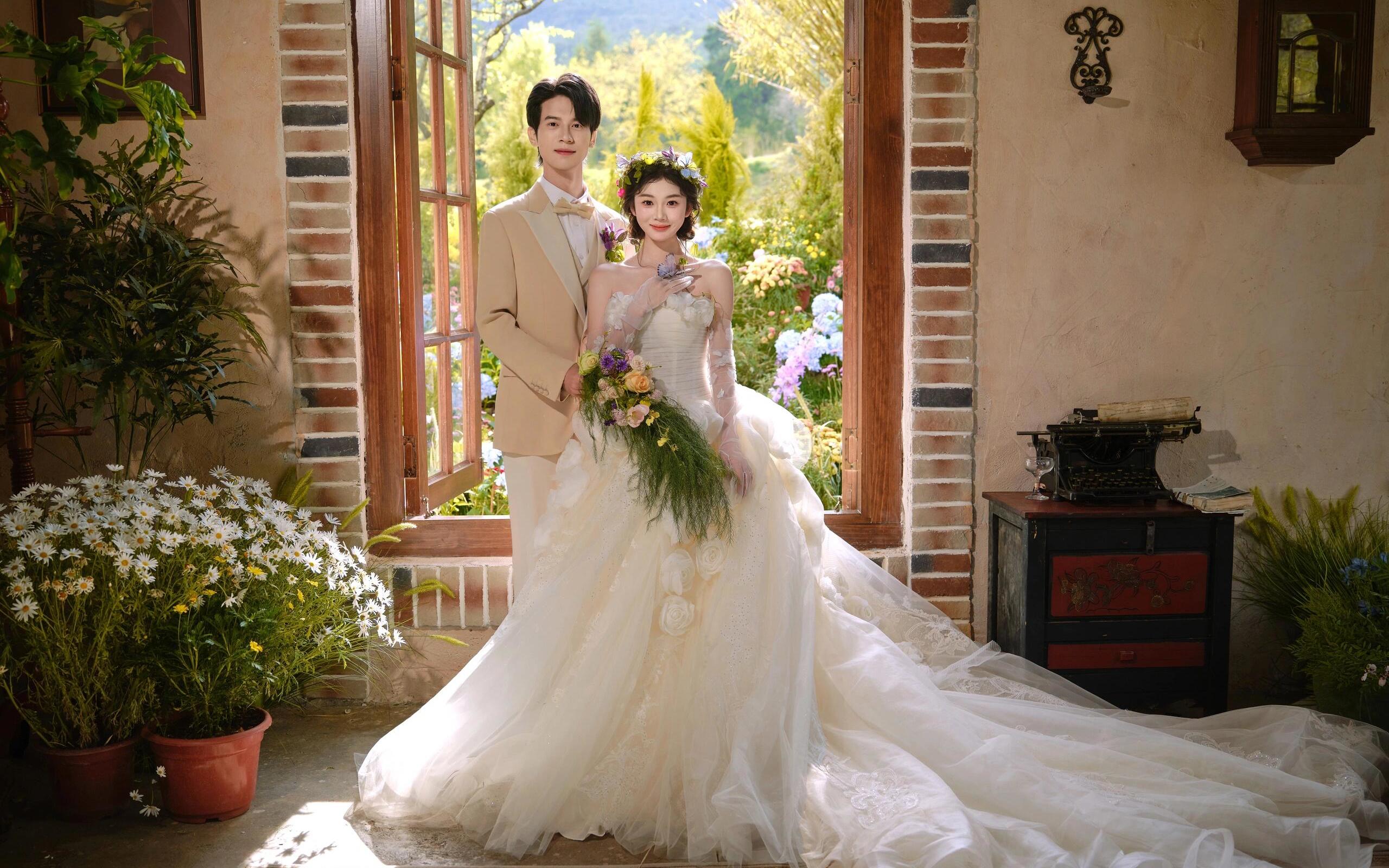 【好喜欢我的秋千婚纱照】