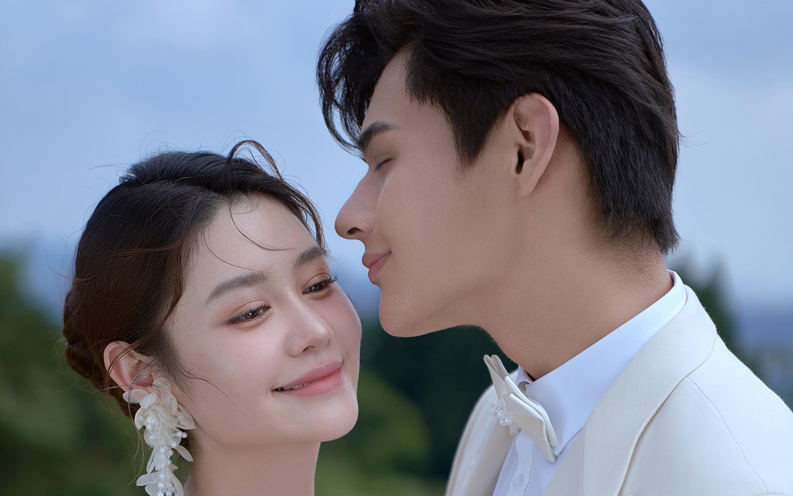草坪婚纱照| |唯爱清新混 美仅美