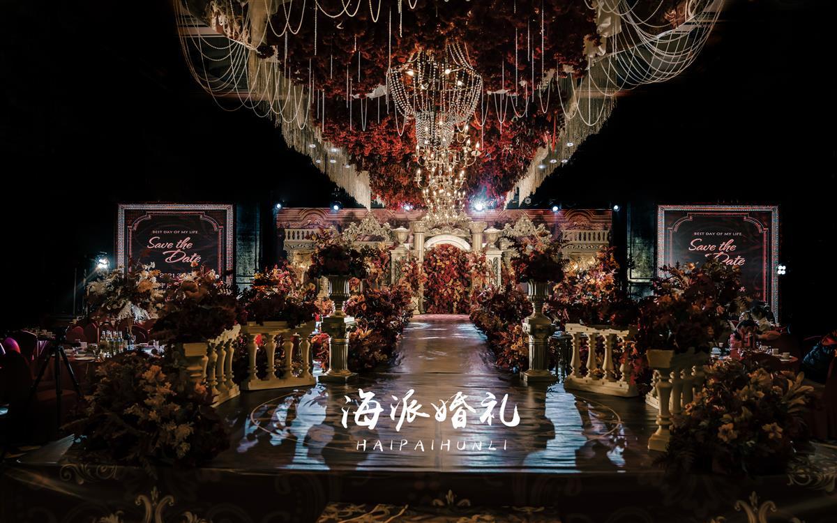 邂逅一座古典城堡满目花开浓郁的金色，一场视觉盛宴