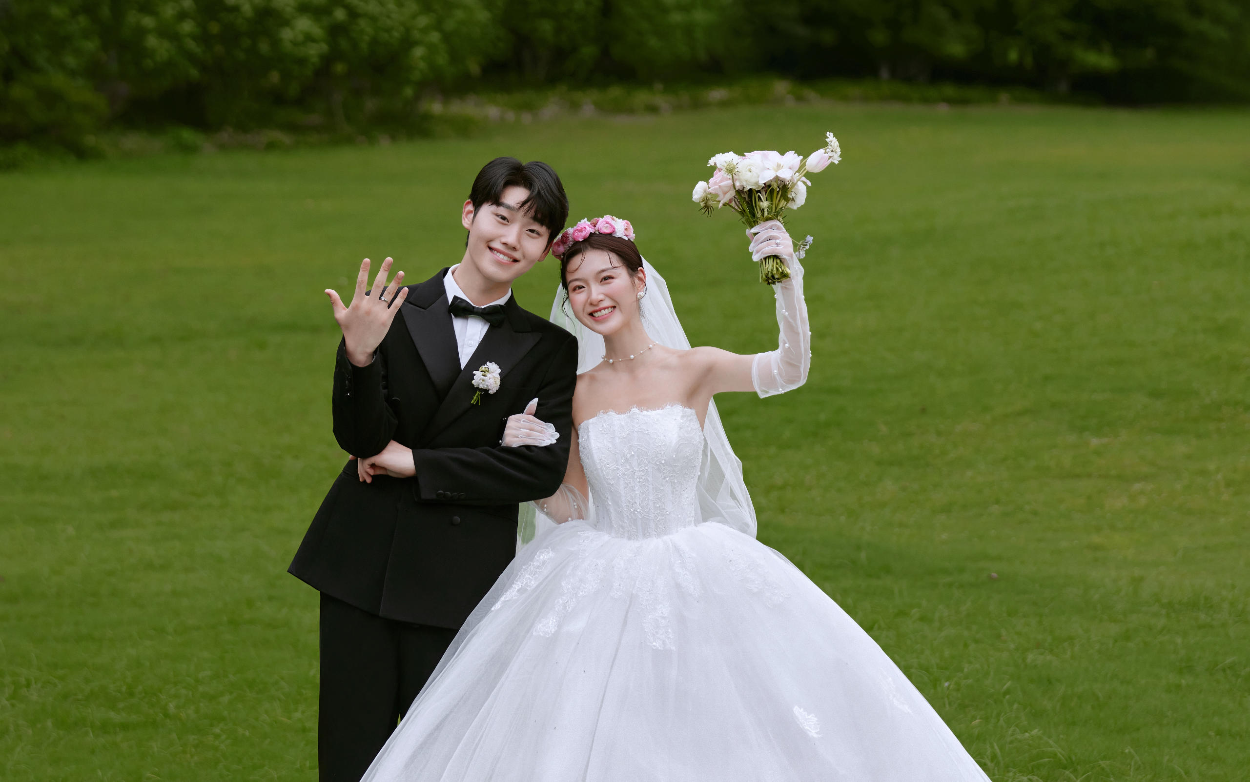 氧氣感爆棚的花環(huán)森系婚紗照！美到失語！