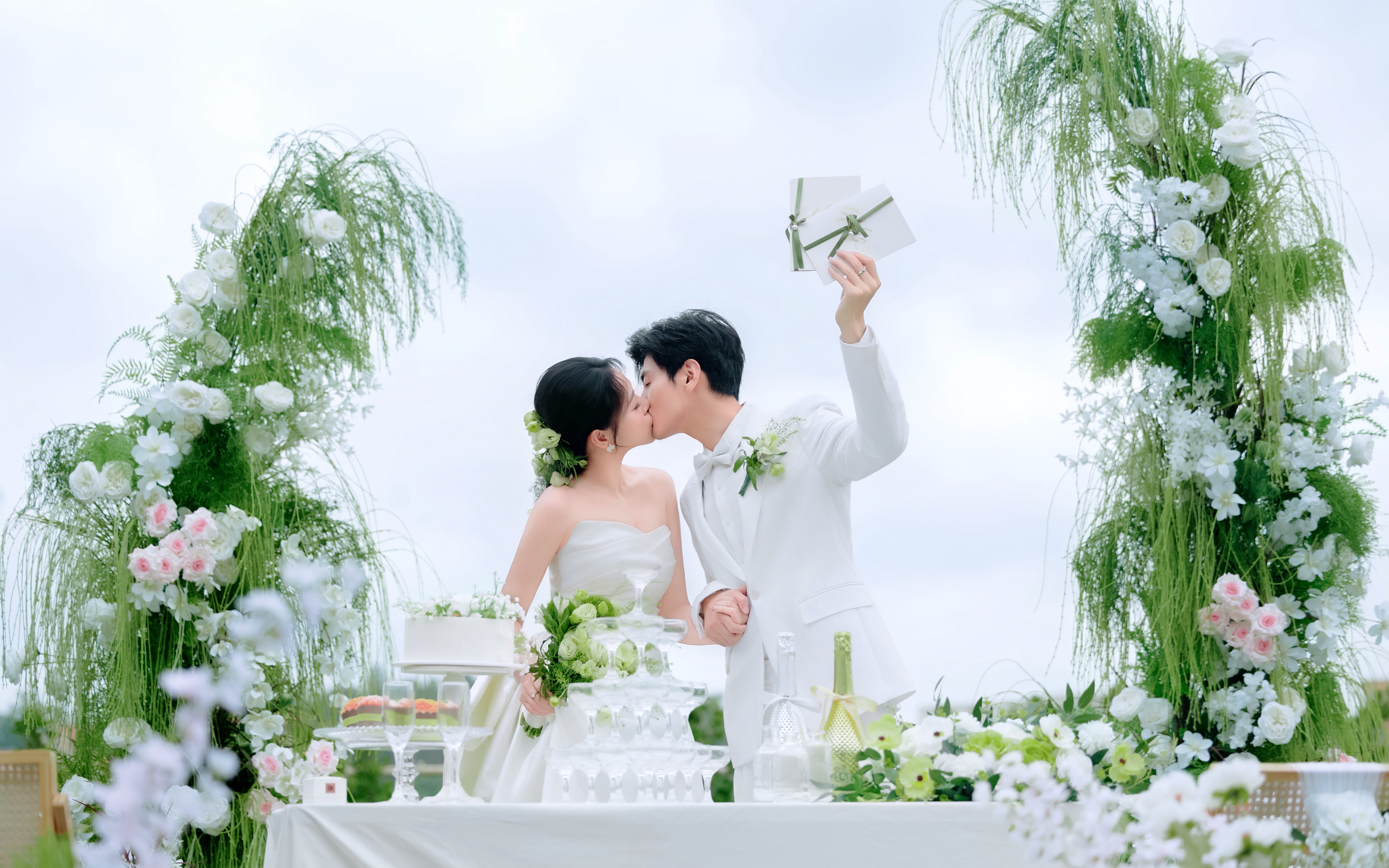 原创新品婚礼婚纱照风格